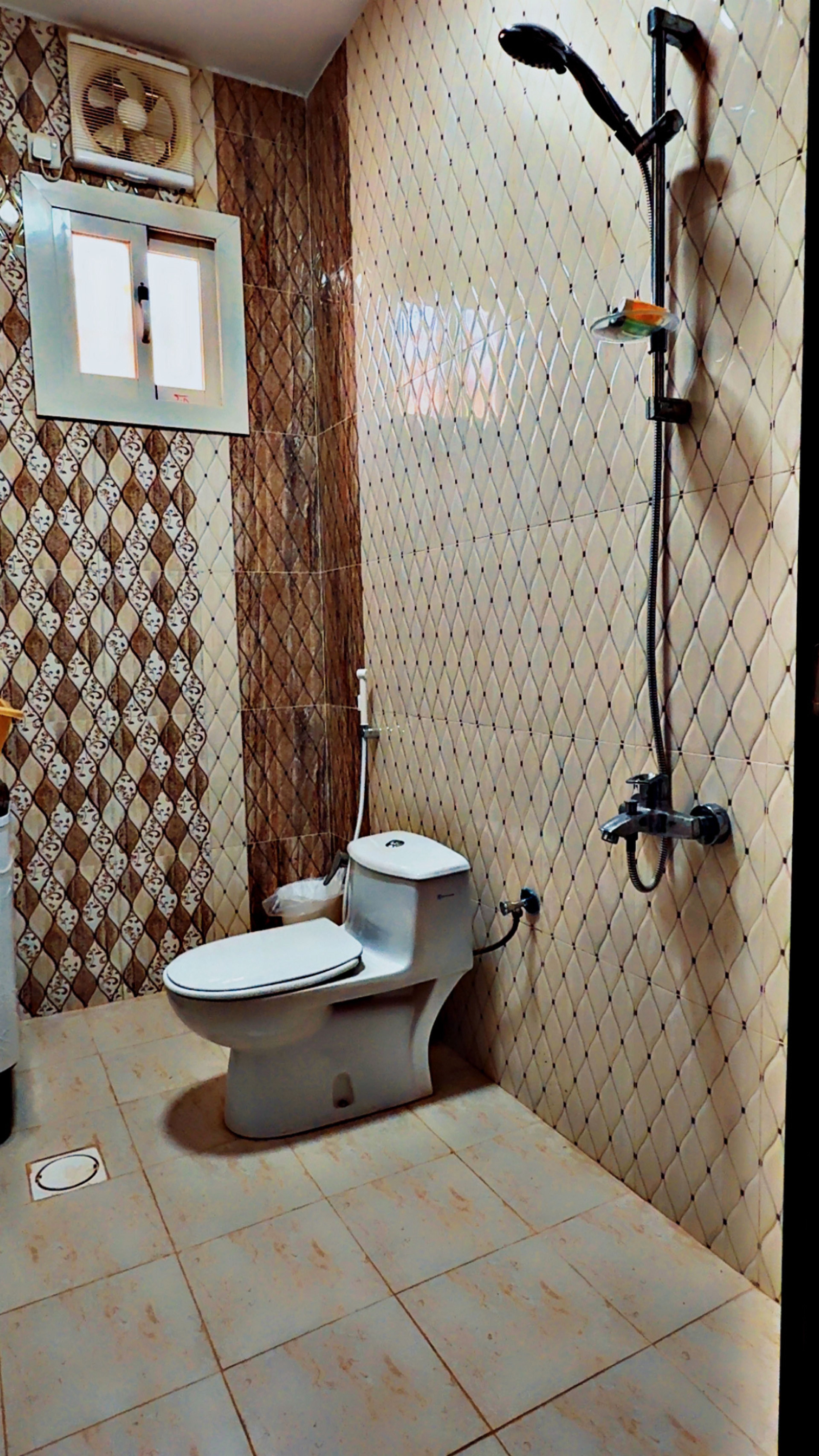 https://img.gathern.co/1400x0/1/CACjDaai0pxW9K7RXHNdXSWJuV8c69bv.jpg