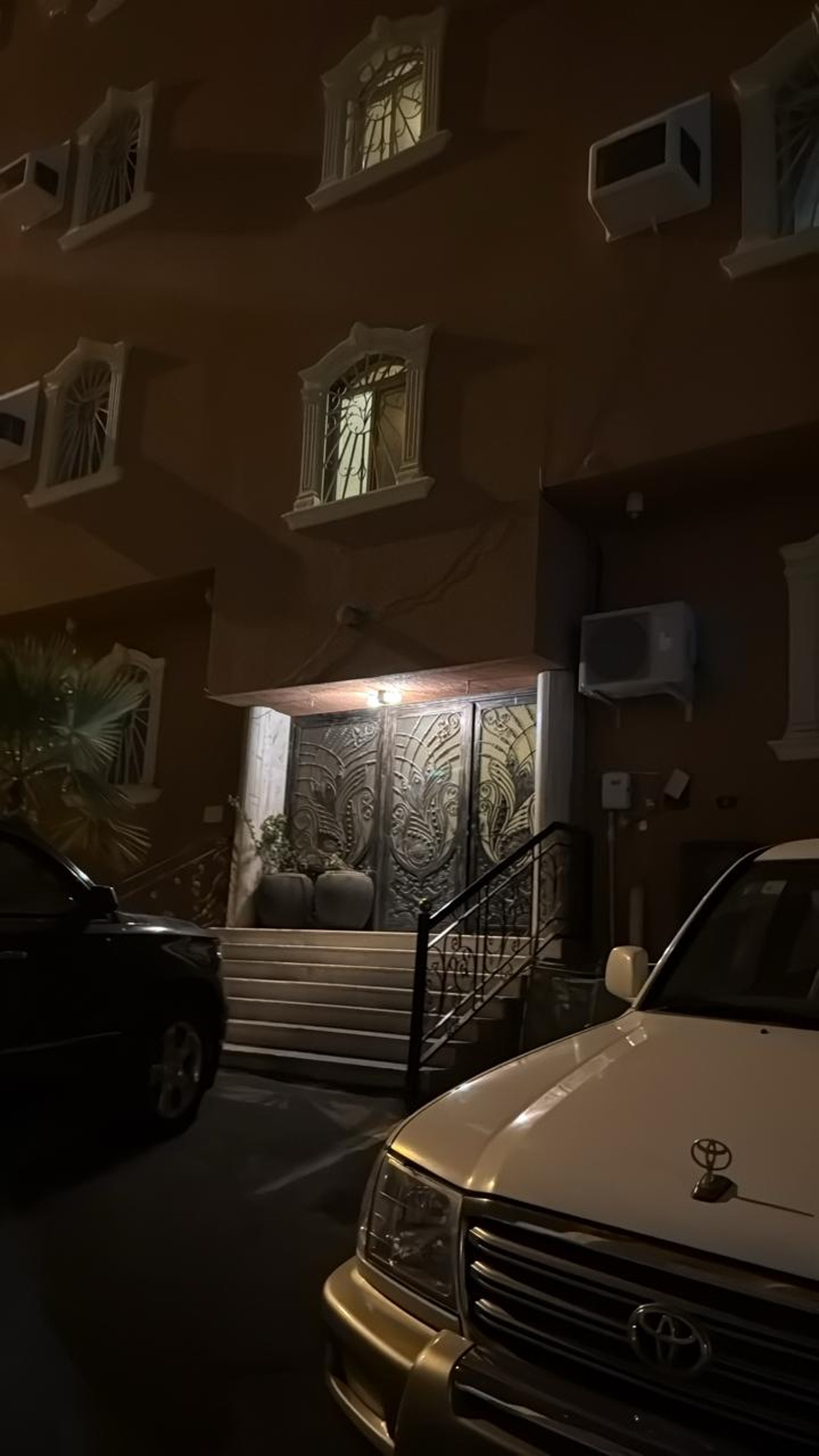 https://img.gathern.co/1400x0/1/CAsyZ2b3Le-2t206LI3eoO7tmagN_yL0.jpeg