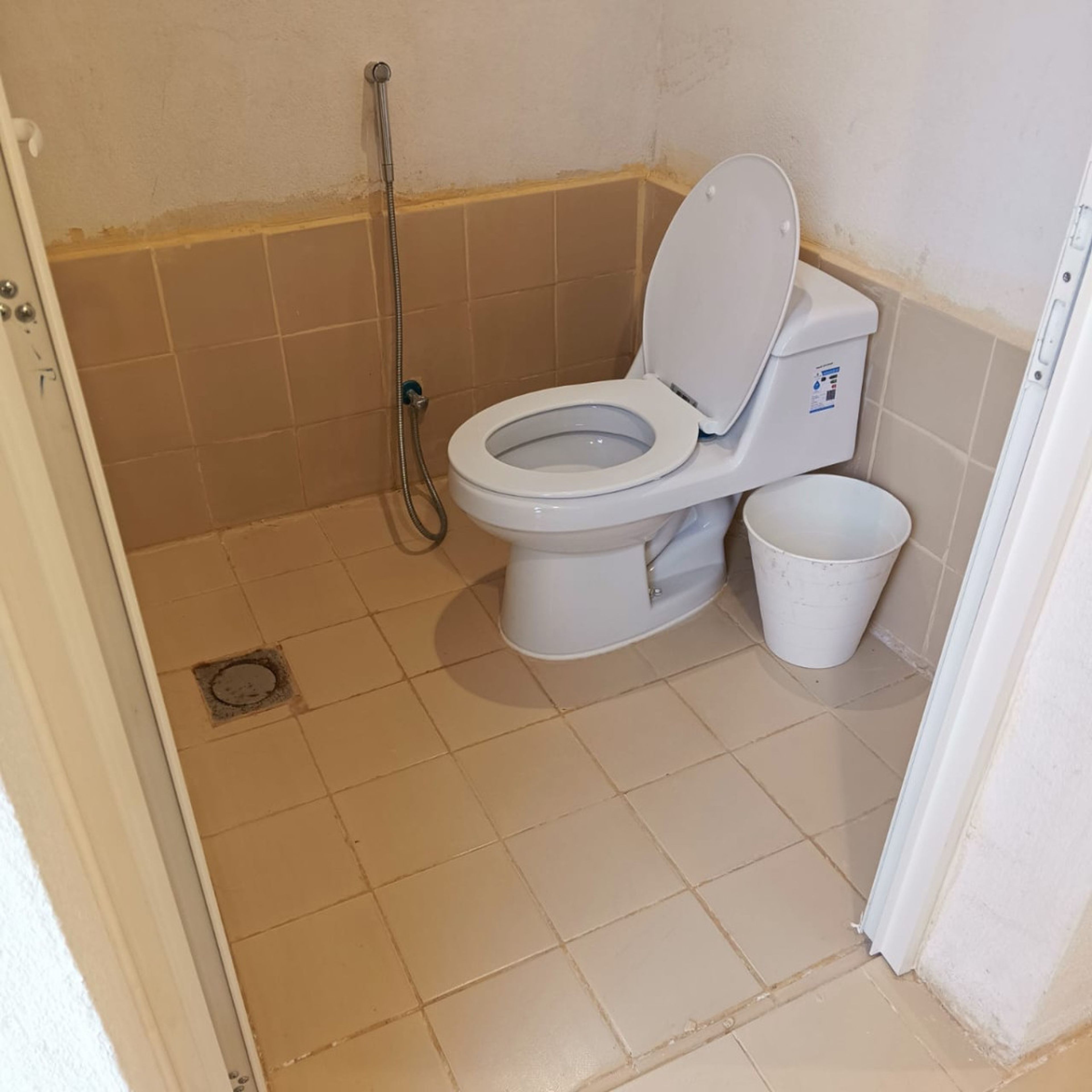 https://img.gathern.co/1400x0/1/CU9NU0SEEQIg_U-NgGIB6vy38yDCBMky.jpg