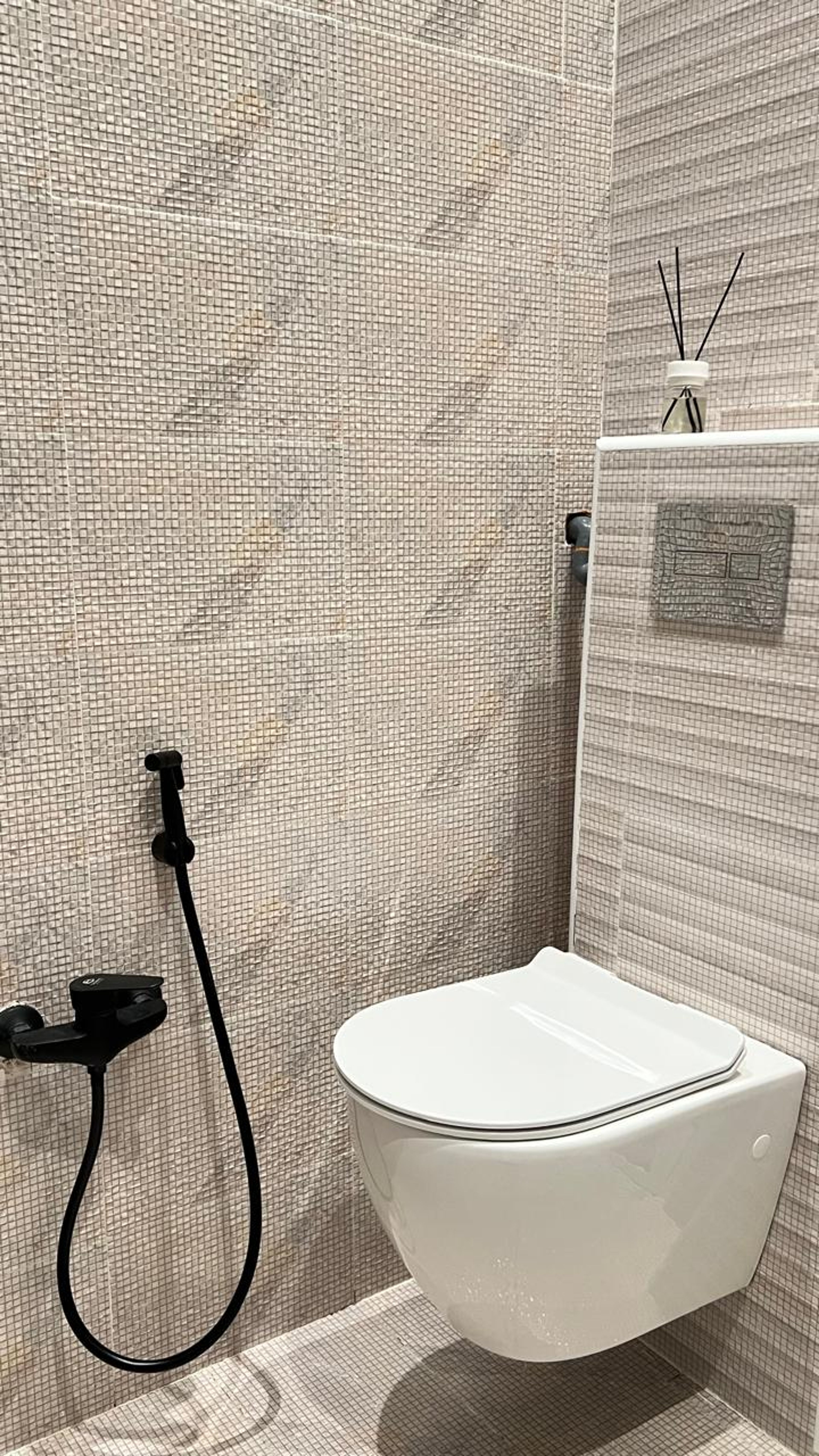 https://img.gathern.co/1400x0/1/C_geJeFY5h7OlU8KJ6H4VcBOwpTanjCw.jpg