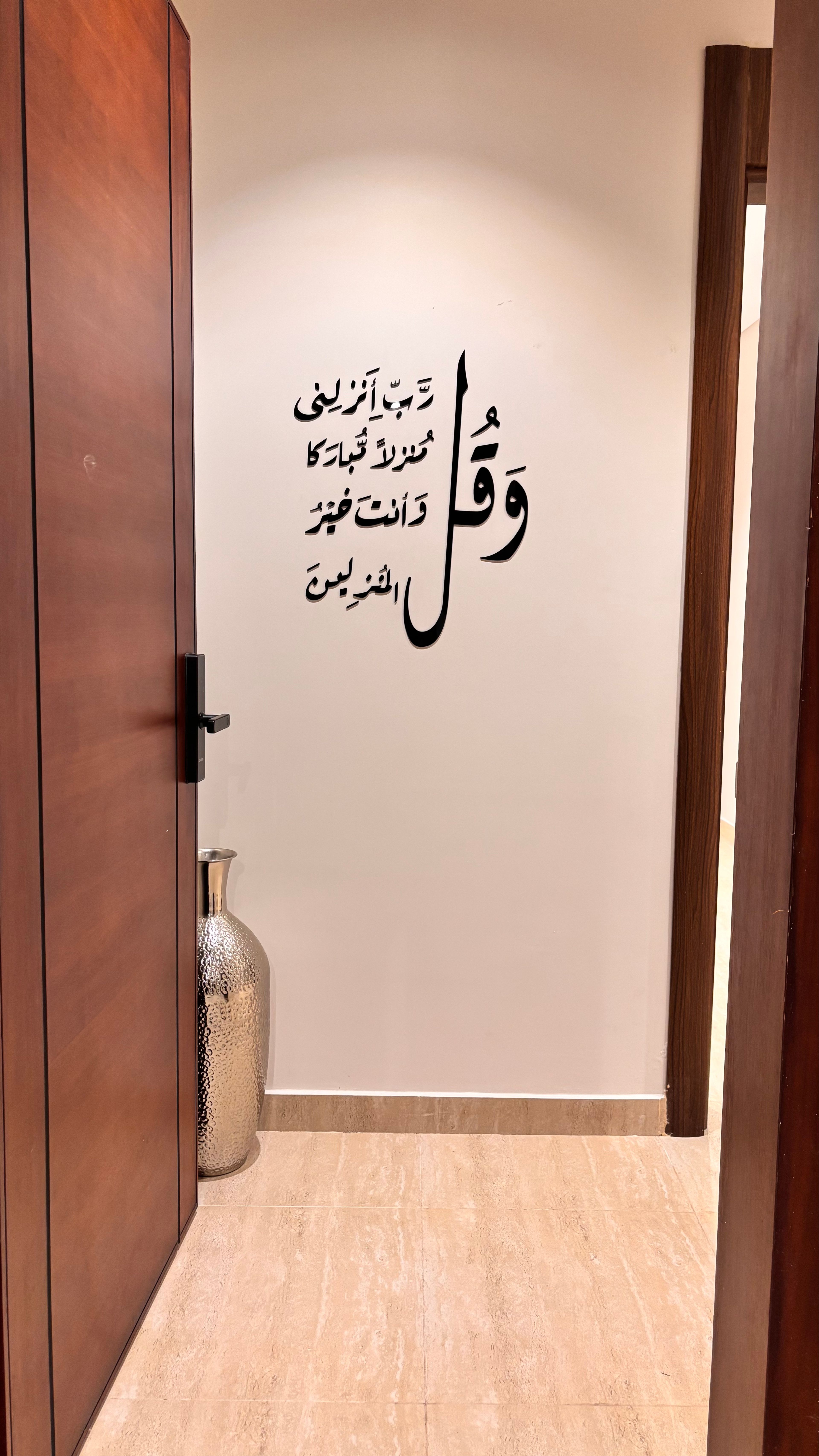 https://img.gathern.co/1024x0/1/CcgJHMuNAAL_sWuw7wCcvSz0RhOqjYWp.jpg