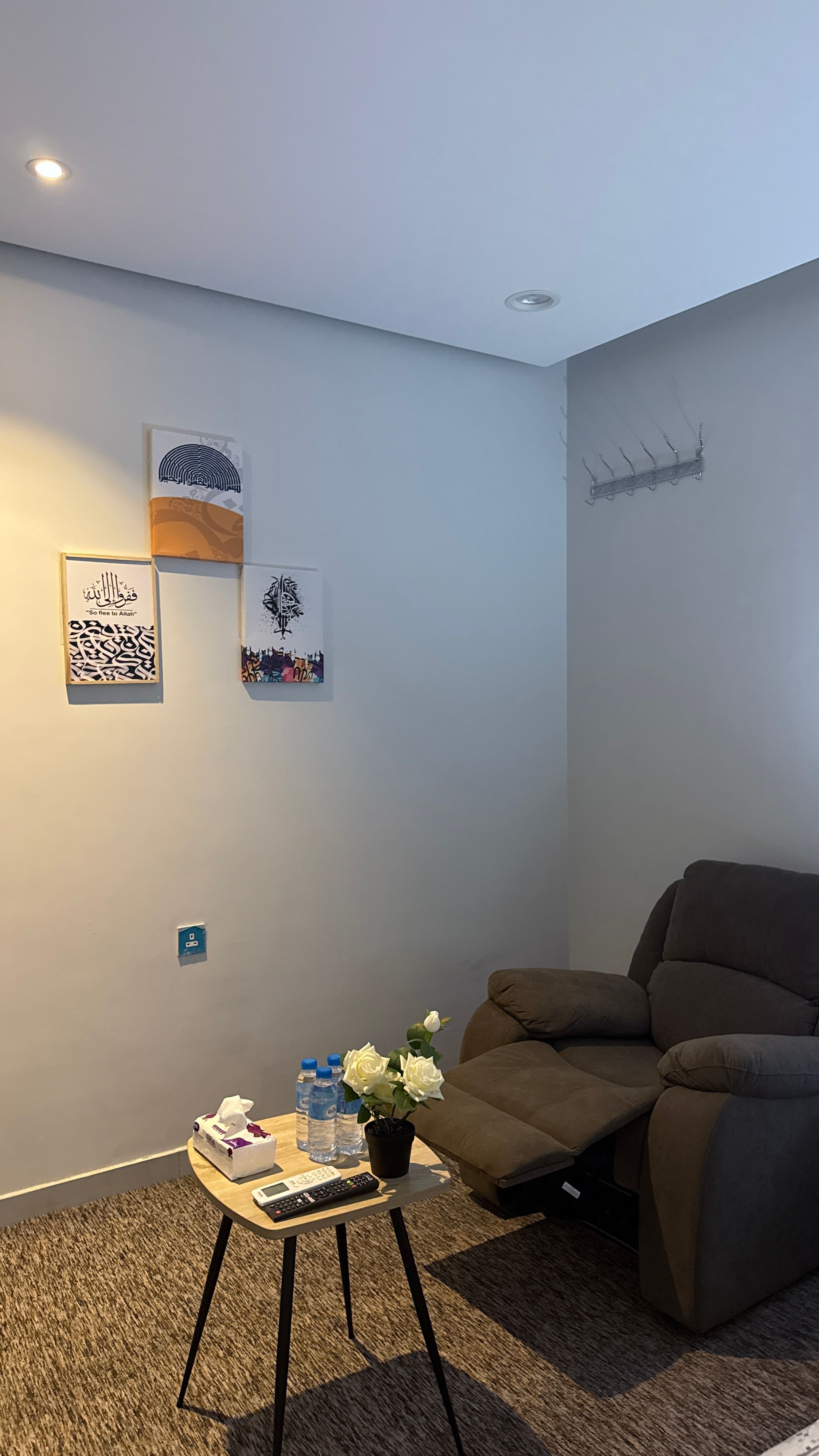 https://img.gathern.co/1400x0/1/CdQm96mtJzazidqK8lzCcQZi79c4Oz02.jpg