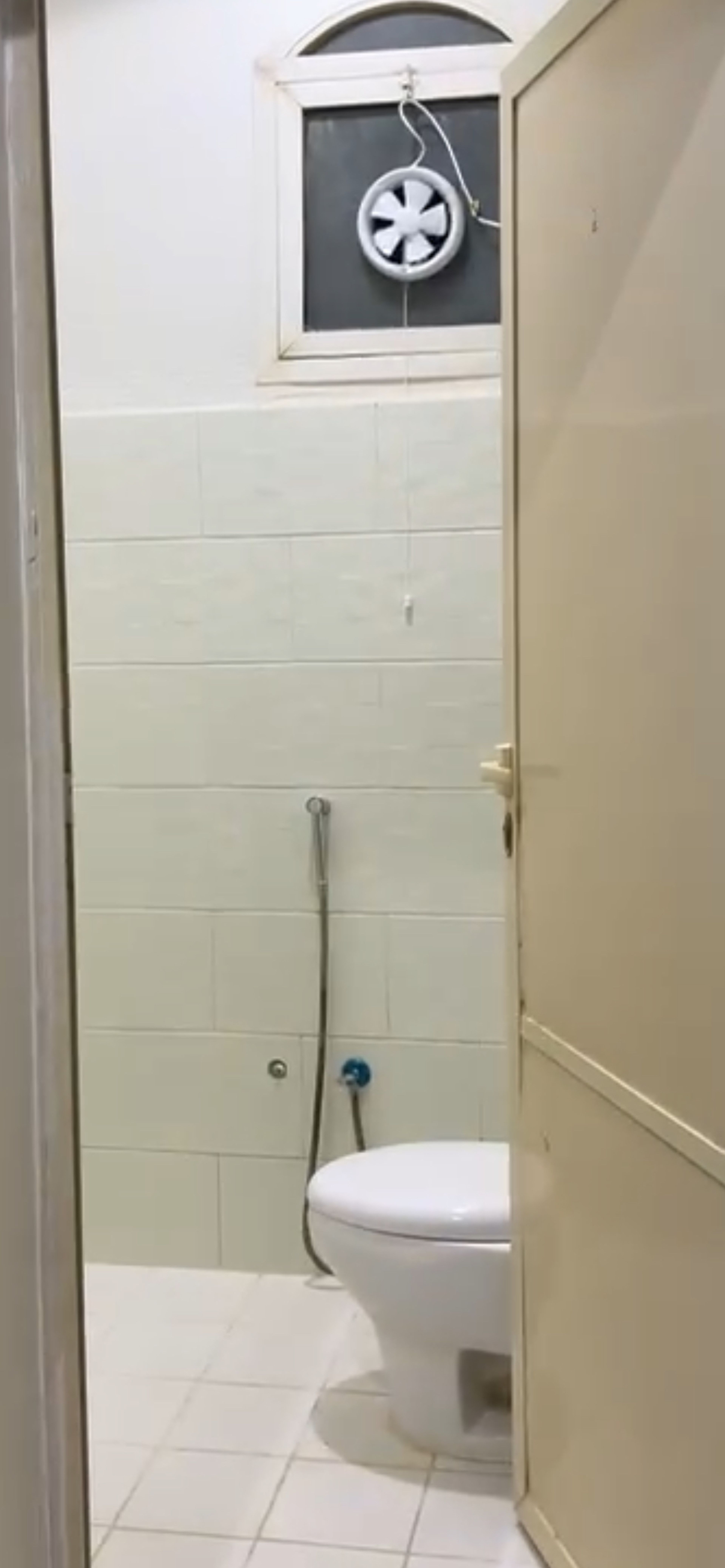 https://img.gathern.co/1400x0/1/CfKDS8iDPYXd9WRGYzGenaE8Df3woE-8.jpg