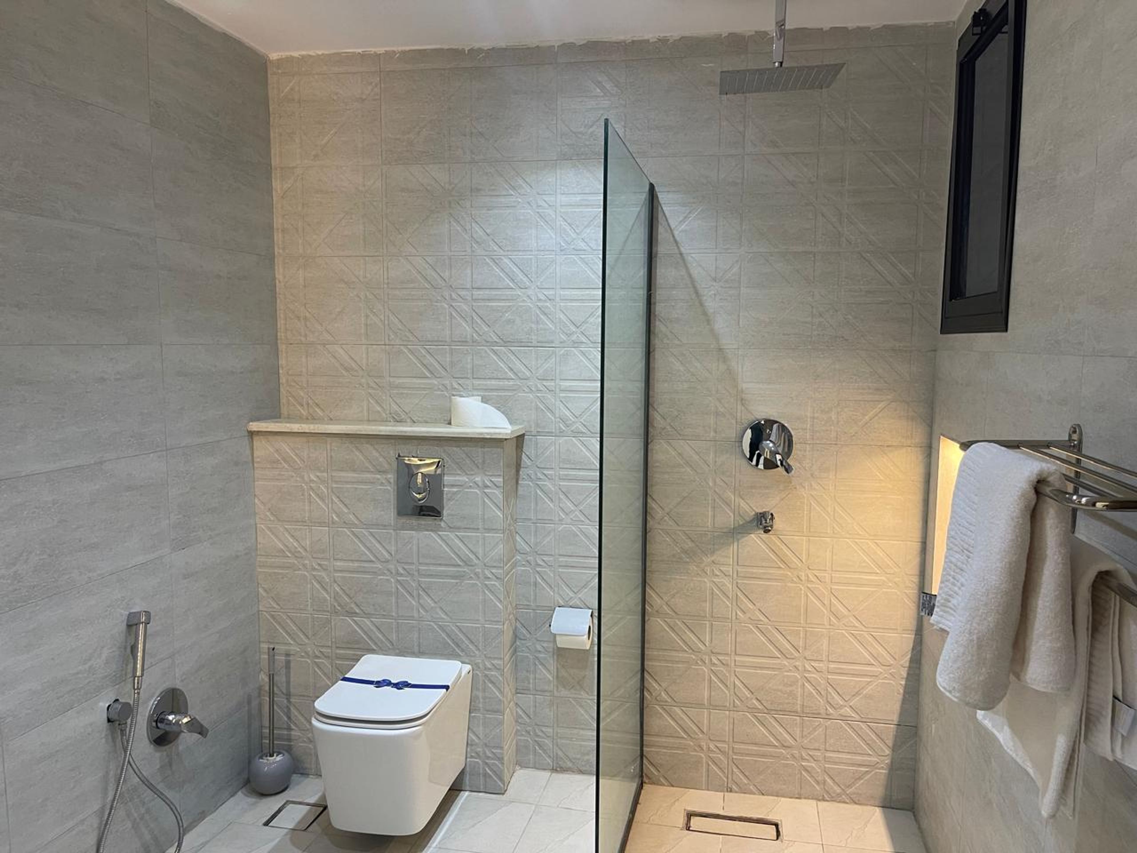 https://img.gathern.co/1400x0/1/Cm1ajTiP6bW8OEdLQrF65anDaf02mhj7.jpeg