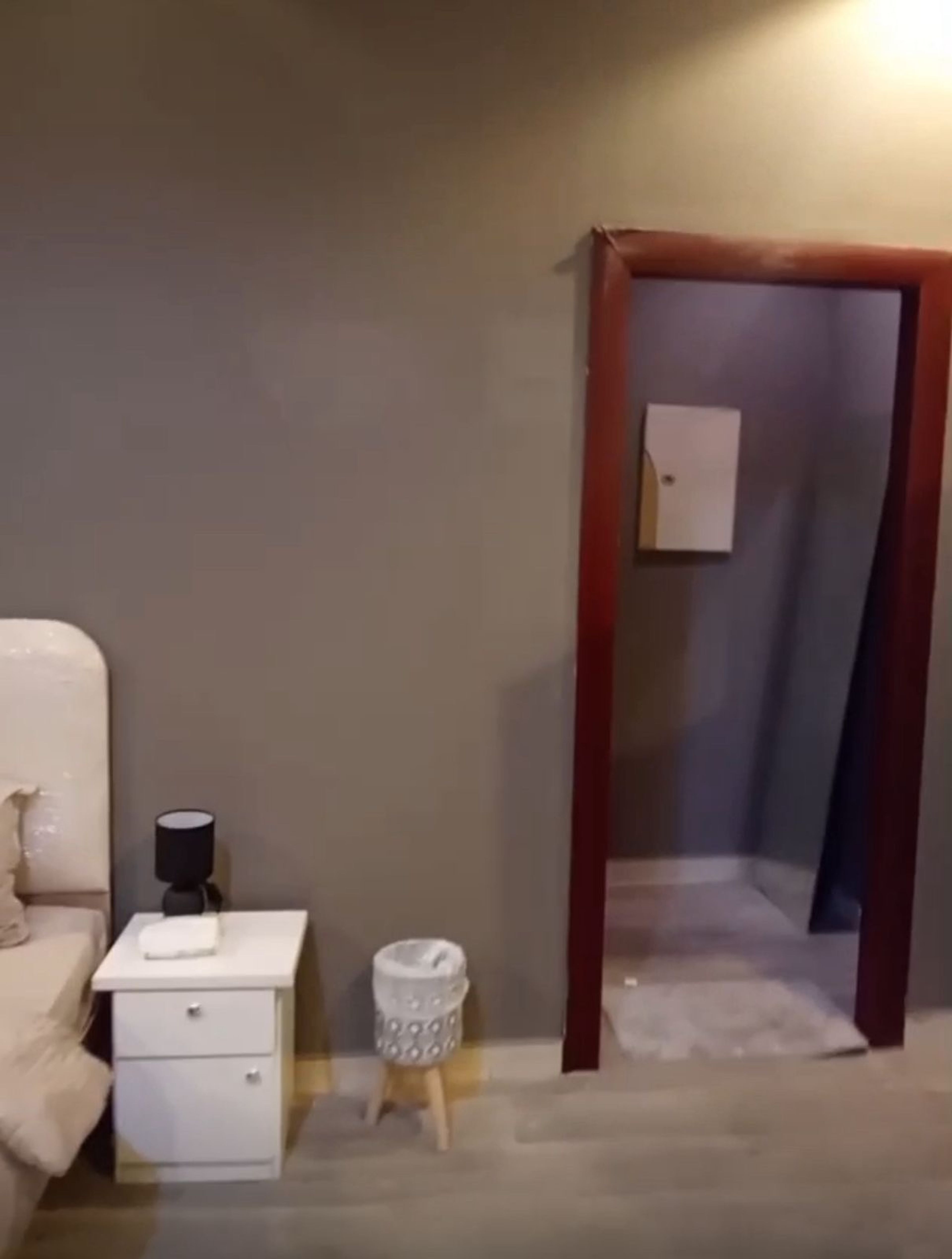 https://img.gathern.co/1400x0/1/CzebX0uRYwaMB_XaQoxVeYaF0N3IgEJa.jpeg
