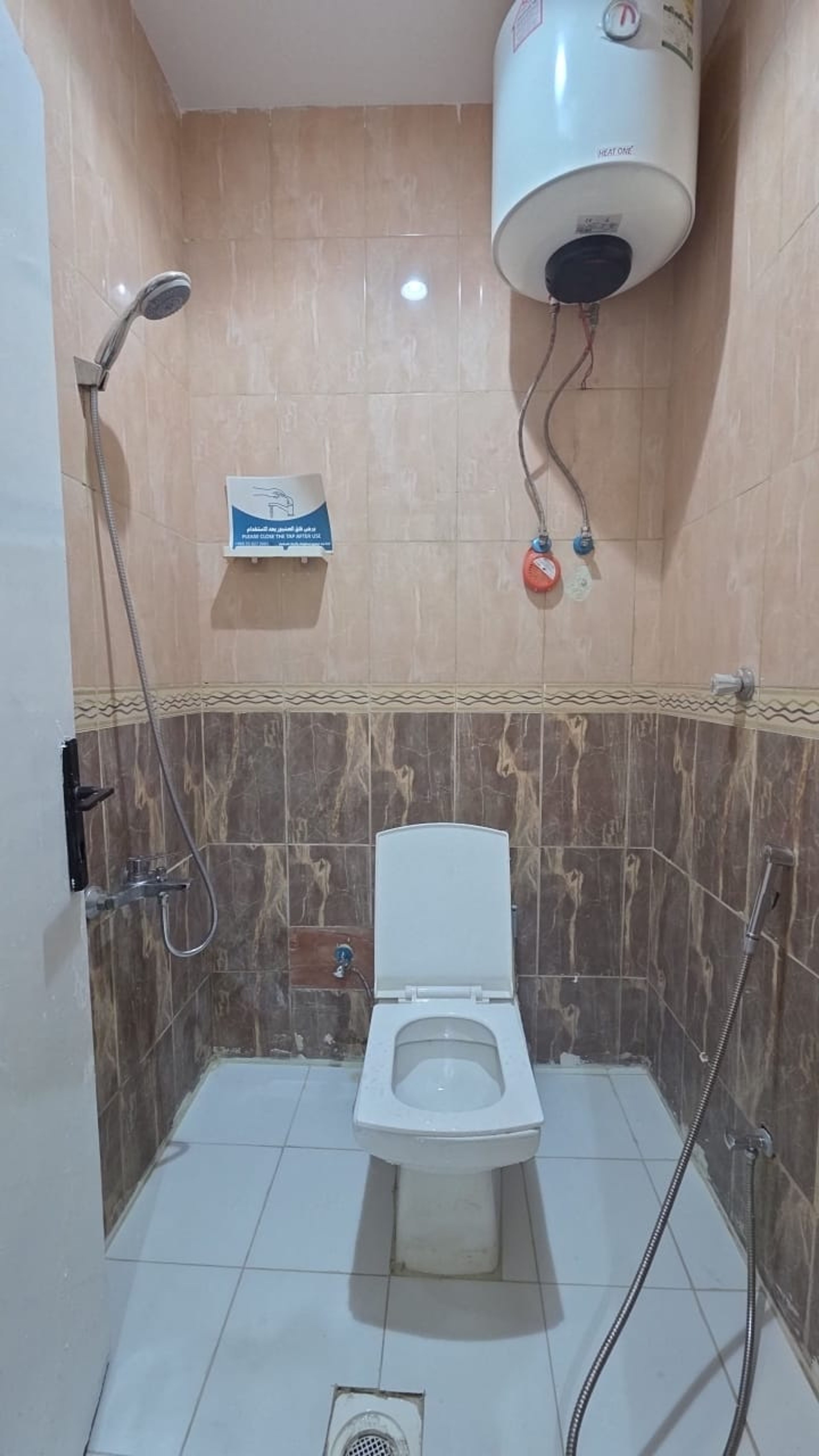 https://img.gathern.co/1400x0/1/D3FKham8SiYV6bh9_eqQhqwZi2AAXUsu.jpg