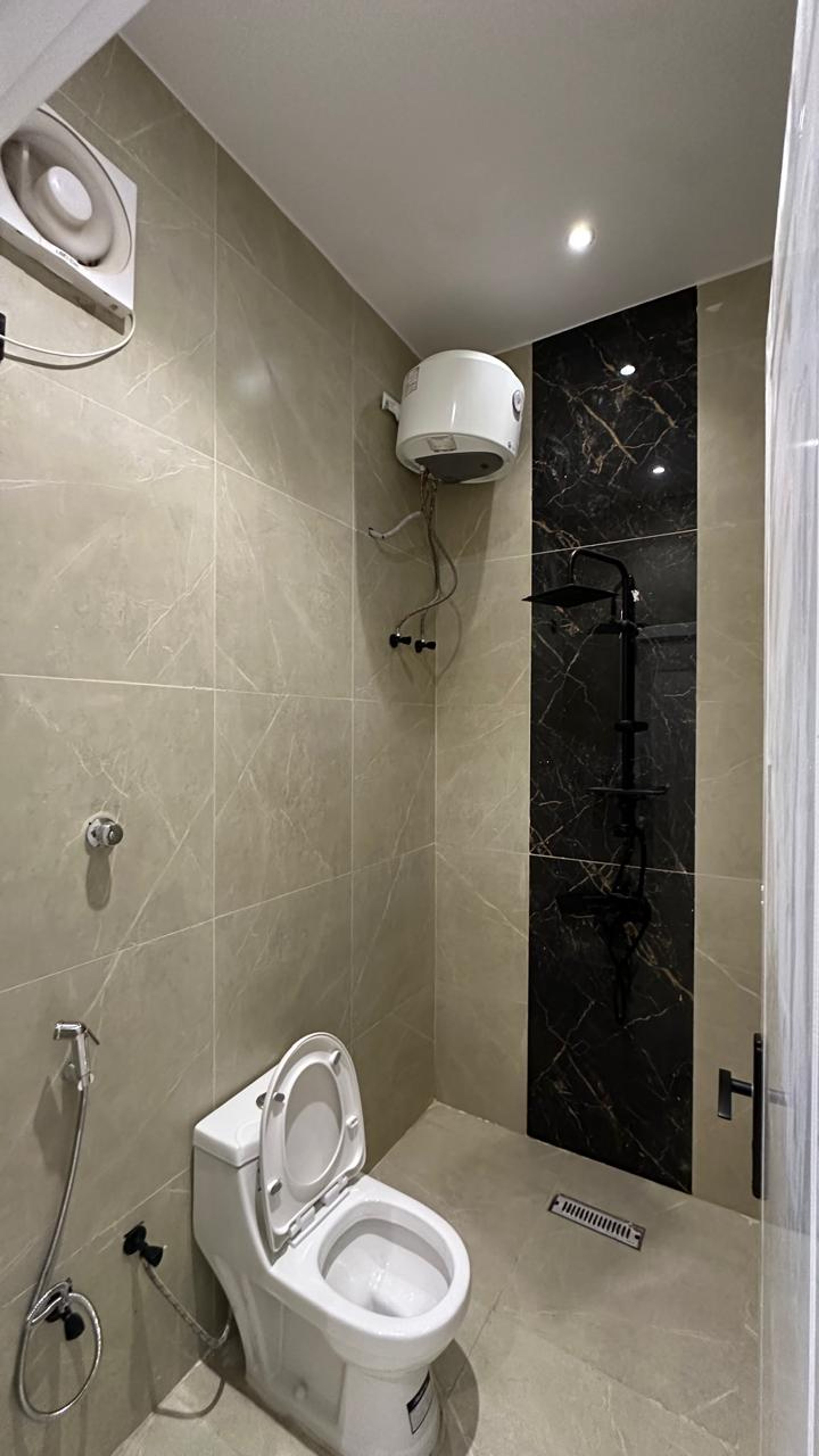 https://img.gathern.co/1024x0/1/DM4vBrgLoDrrvX70BOg7ddGu1mGarv1M.jpeg