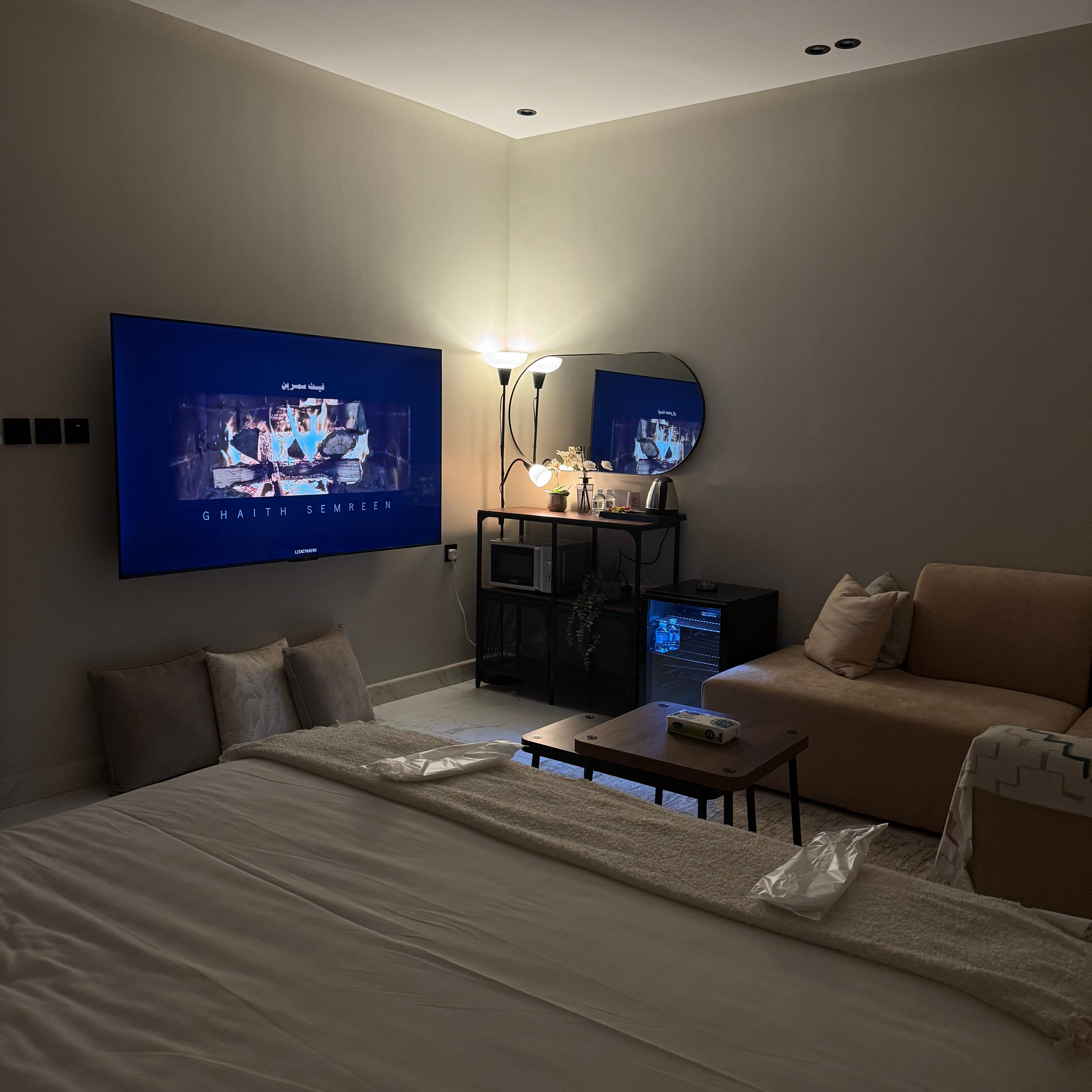 https://img.gathern.co/1400x0/1/DMs9kaUxLqV5SzBrHDJqKJ3M30psBXZJ.jpg