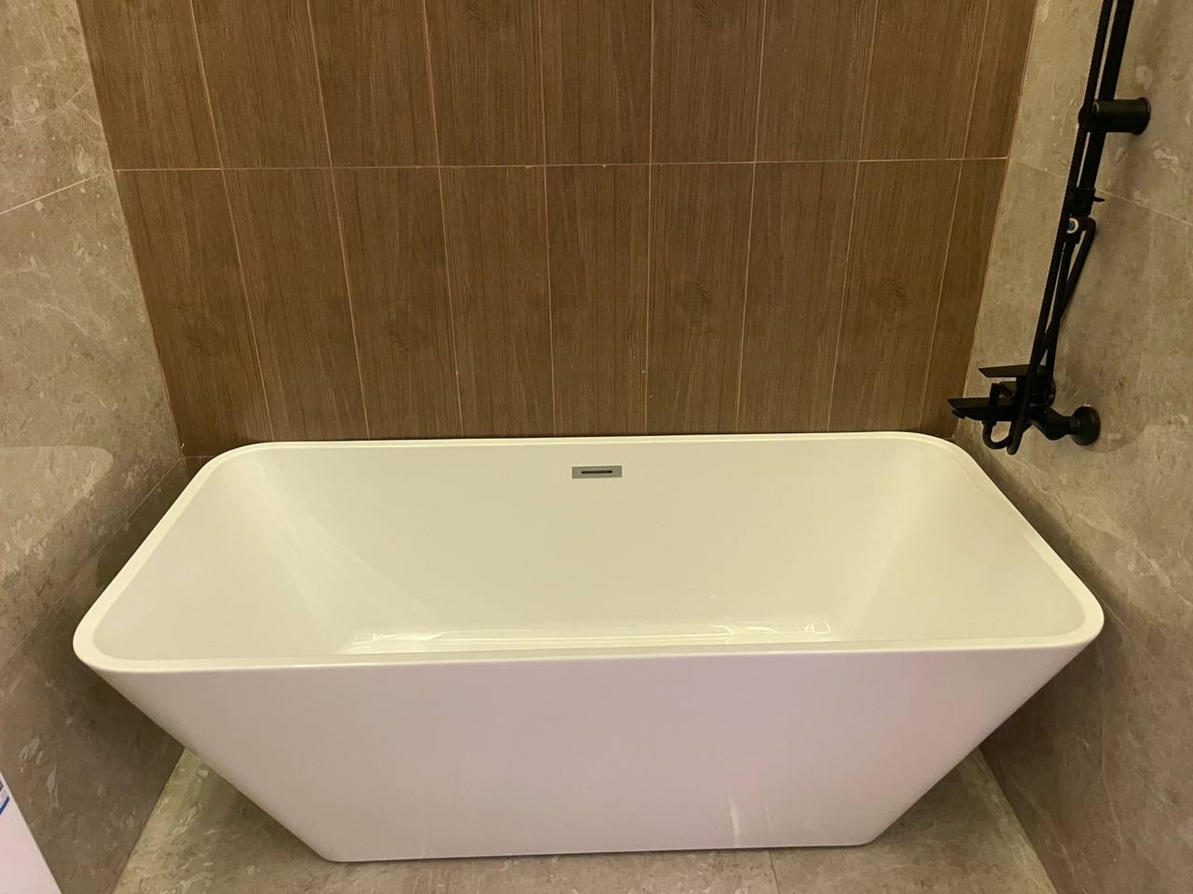 https://img.gathern.co/1400x0/1/DSZrzljUE9ZPfR20QSCtL6Nn7vyHeJzI.jpeg