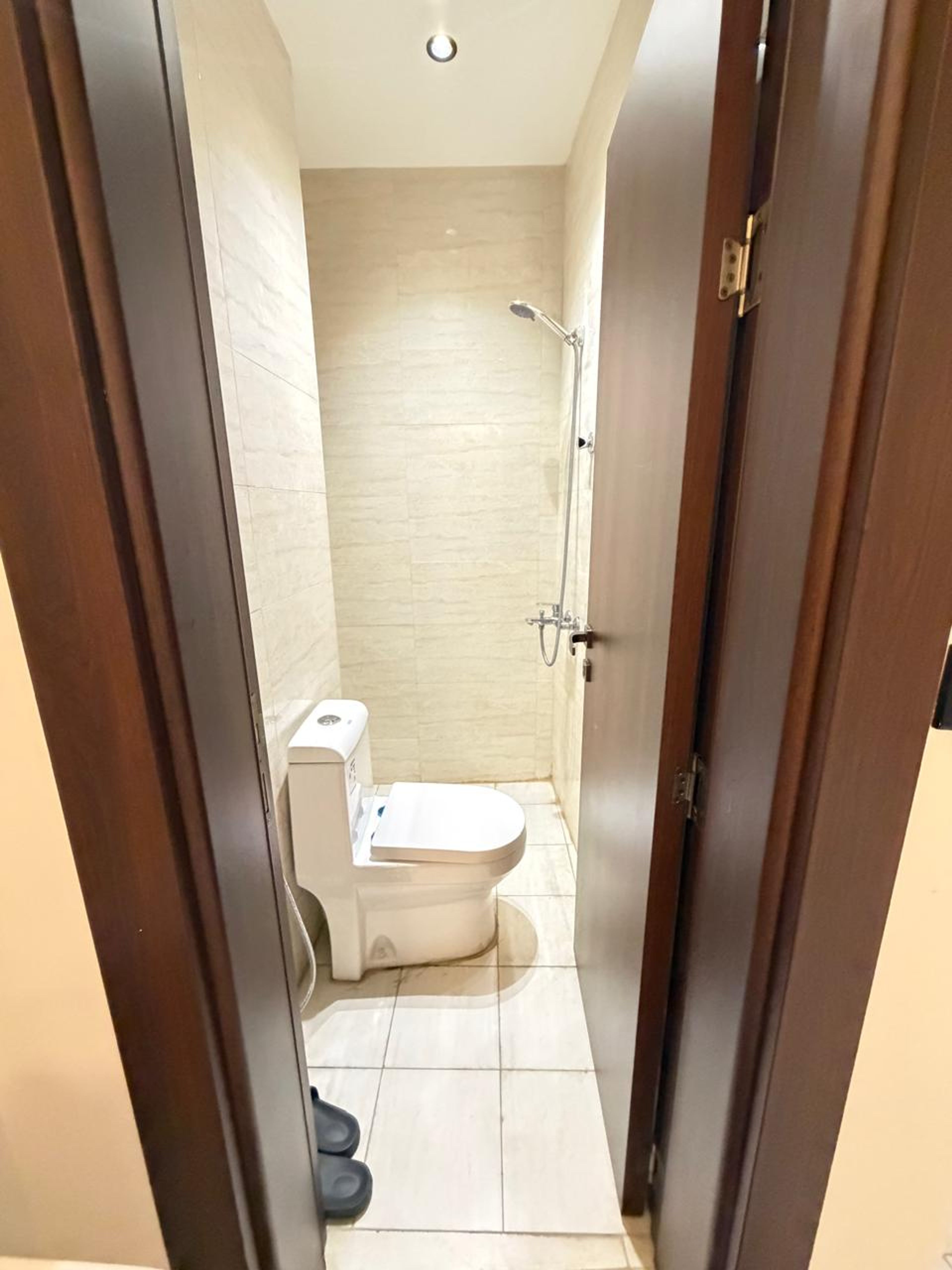 https://img.gathern.co/1024x0/1/DW1kKPNtFhIulGrwO-SkwPwJGgdEyjW_.jpeg