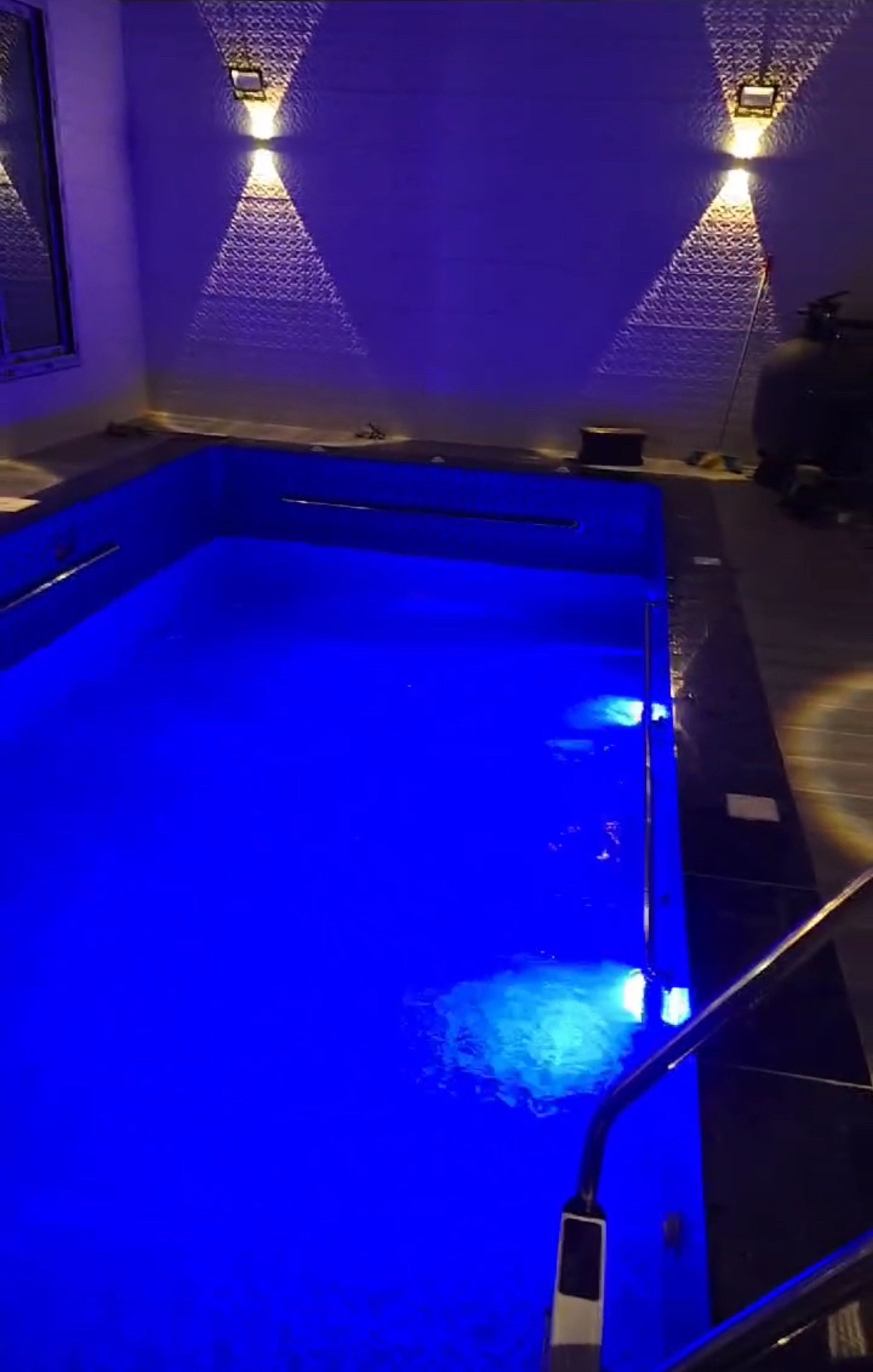 https://img.gathern.co/1400x0/1/DbmoSD1mDIsNTKw38_qAavxtuLl8JlbQ.jpg