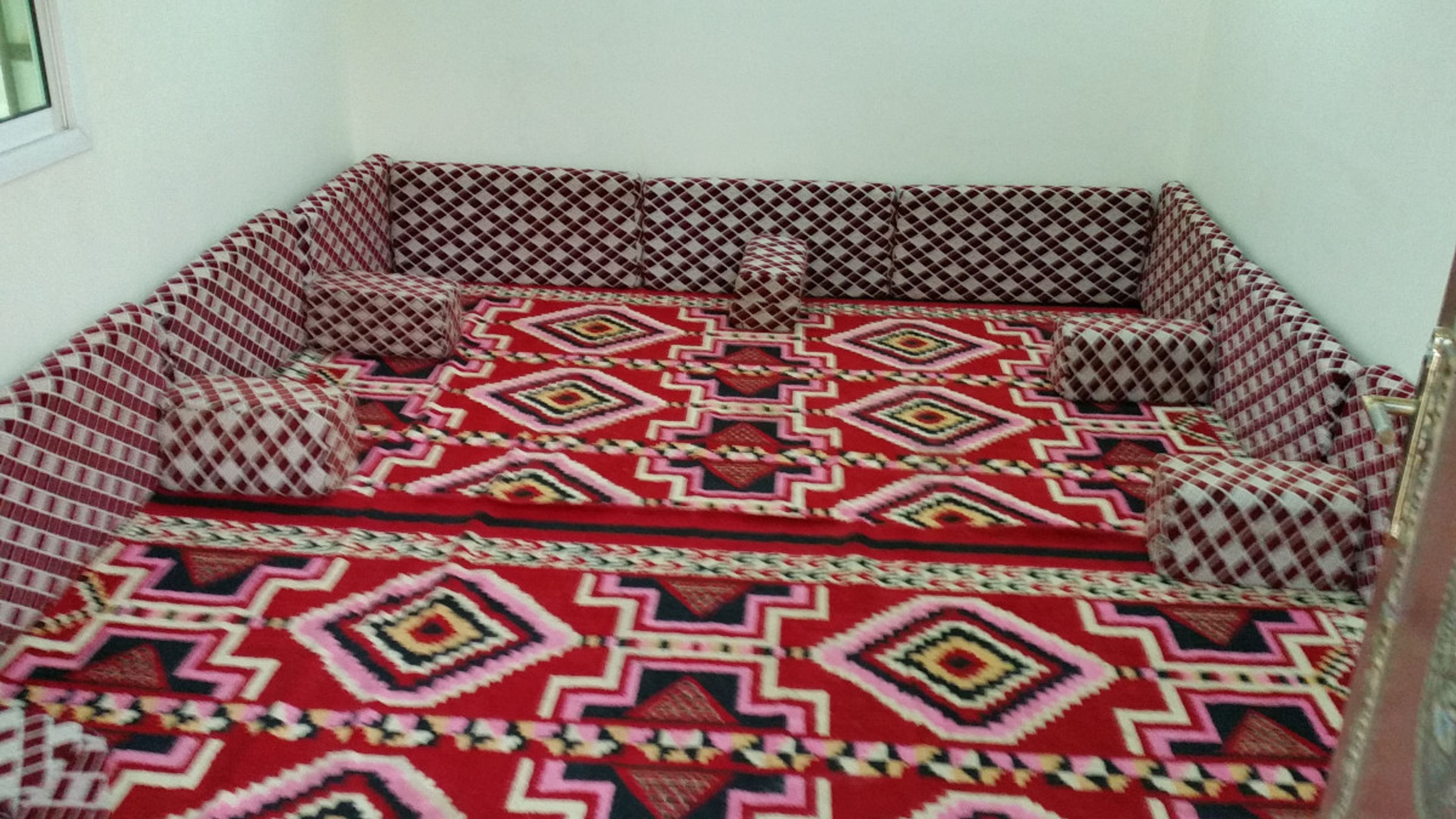 https://img.gathern.co/1400x0/1/Dp-SAuMxbsF5vGf4oD9UtF76xxrYW2kY.jpg