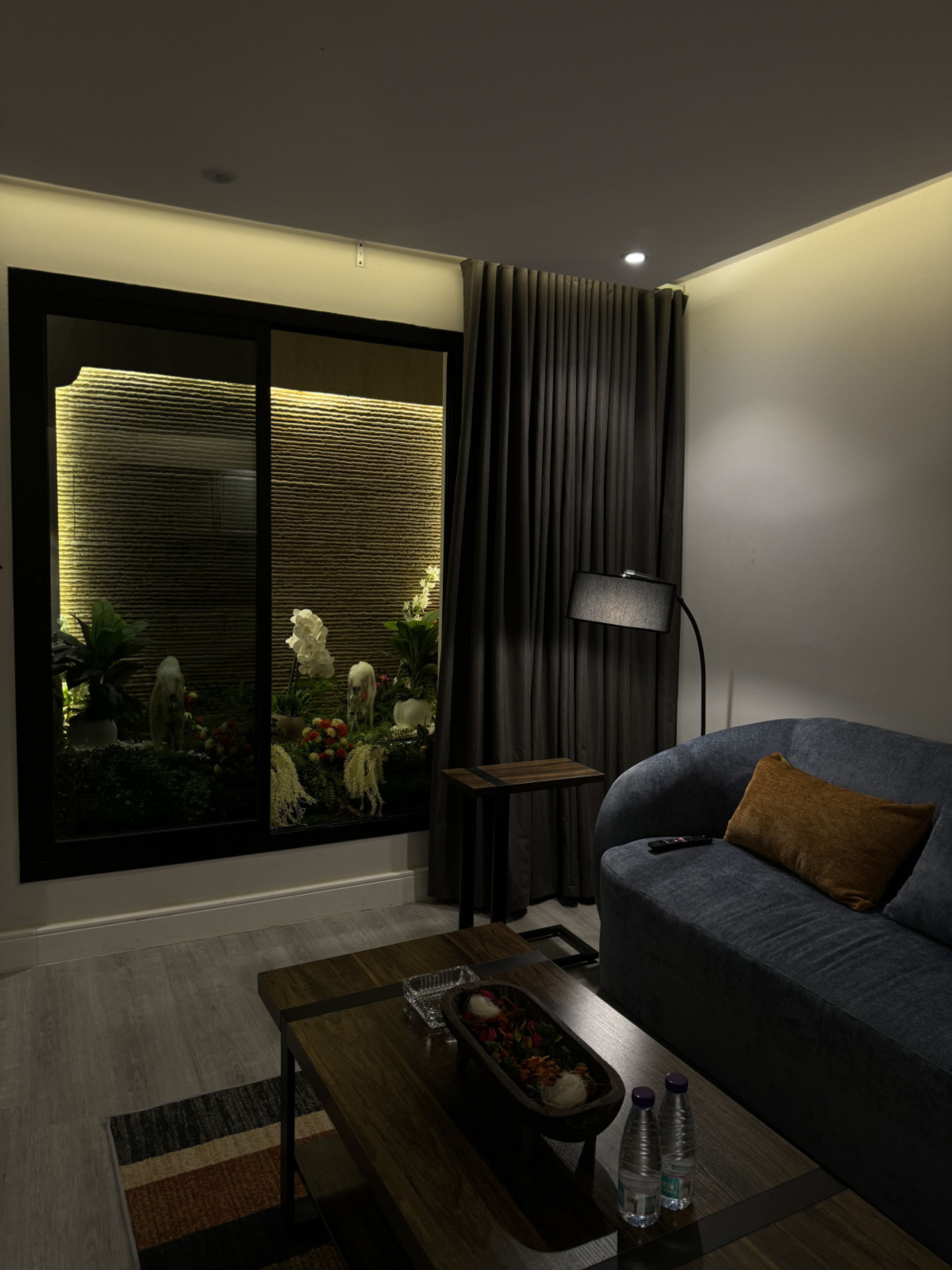 https://img.gathern.co/1400x0/1/DuxqJKsfUdeO-V9islnqyK95-R6Mb6Zf.jpg