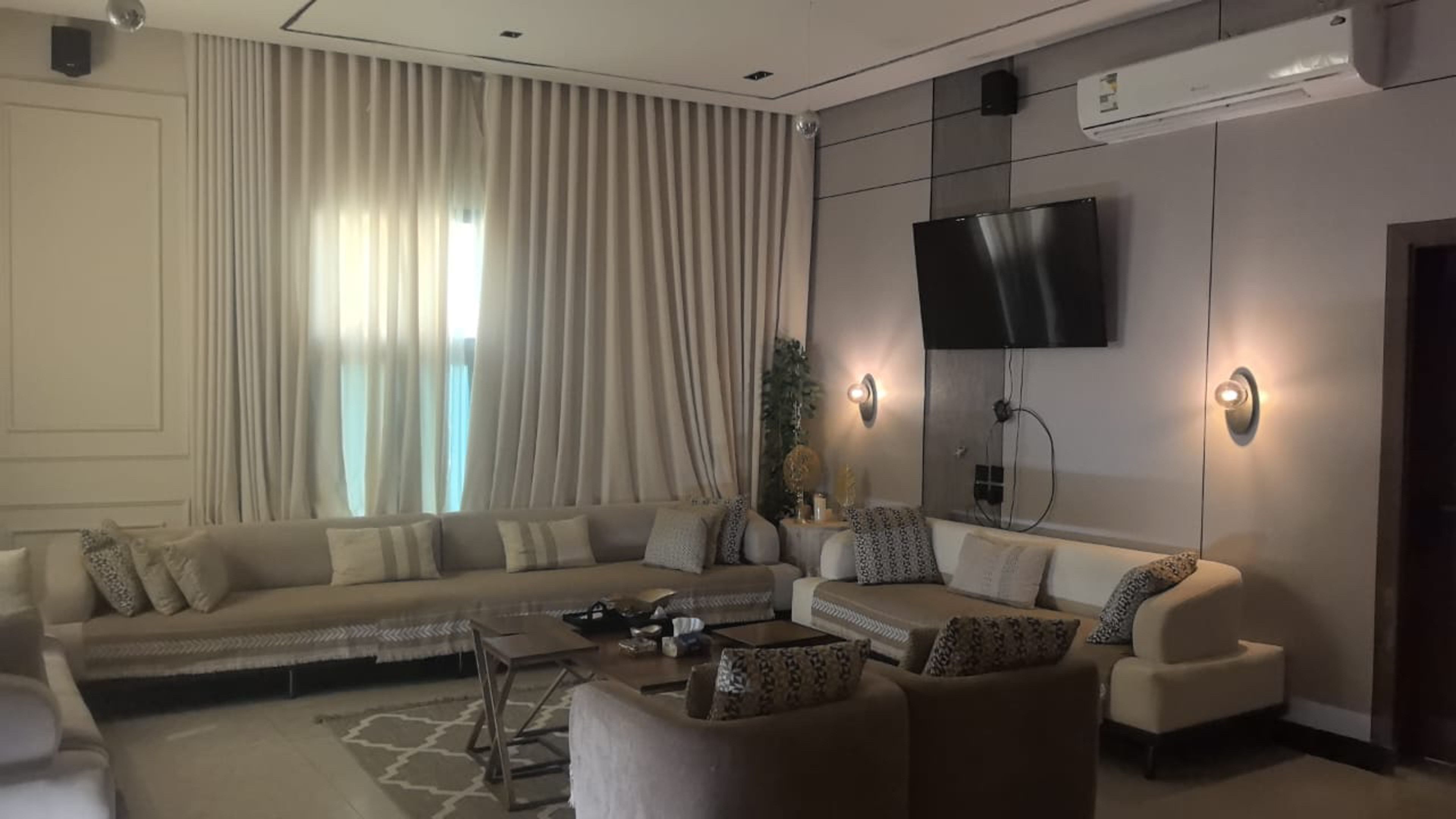 https://img.gathern.co/1400x0/1/DvEnjpMl15CxX0pGZWdNdwWYKVEsotzb.jpg