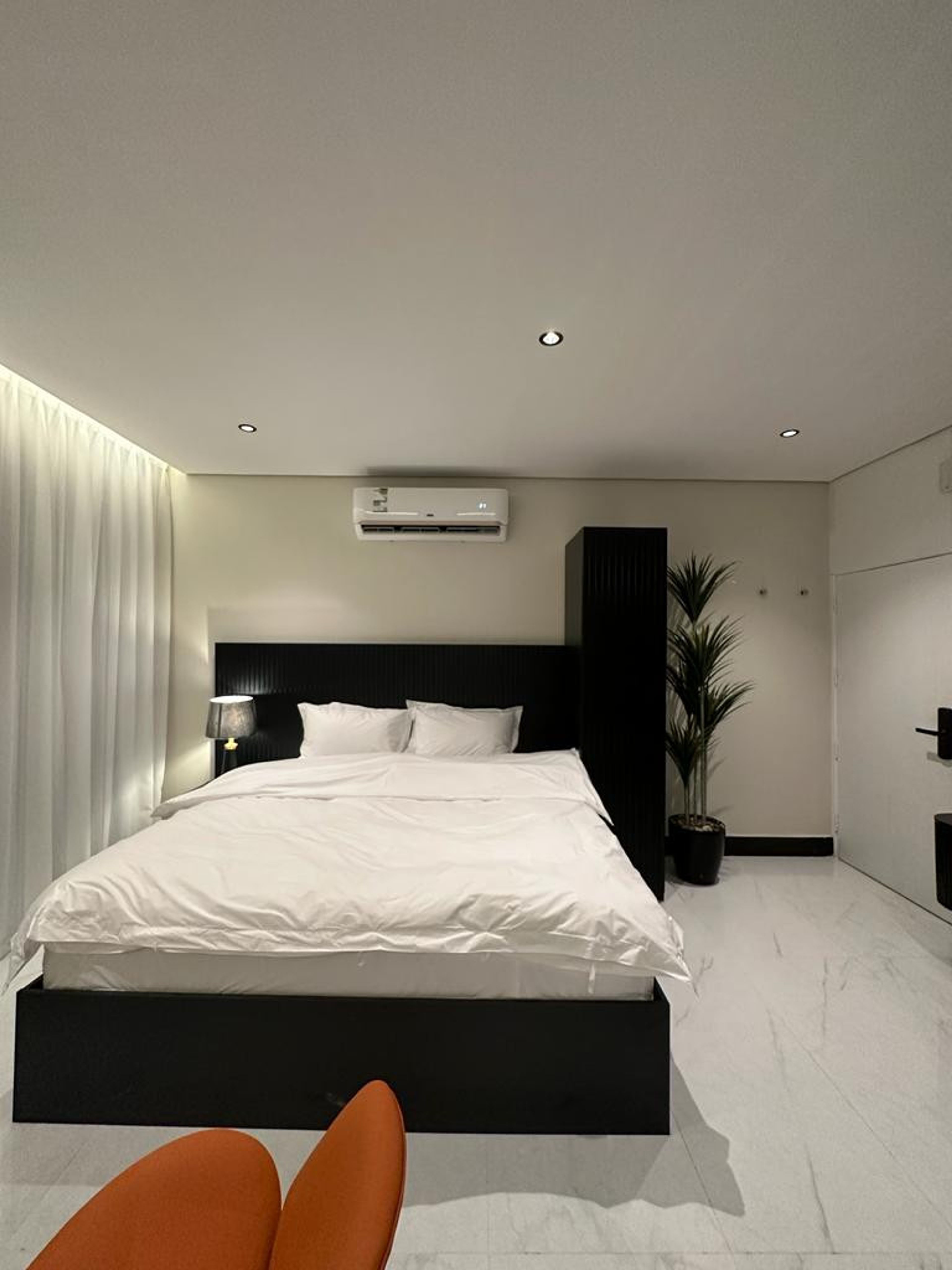 https://img.gathern.co/1400x0/1/E04zAiyUkryeH3Ft1kp0piULyWzbESFn.jpeg