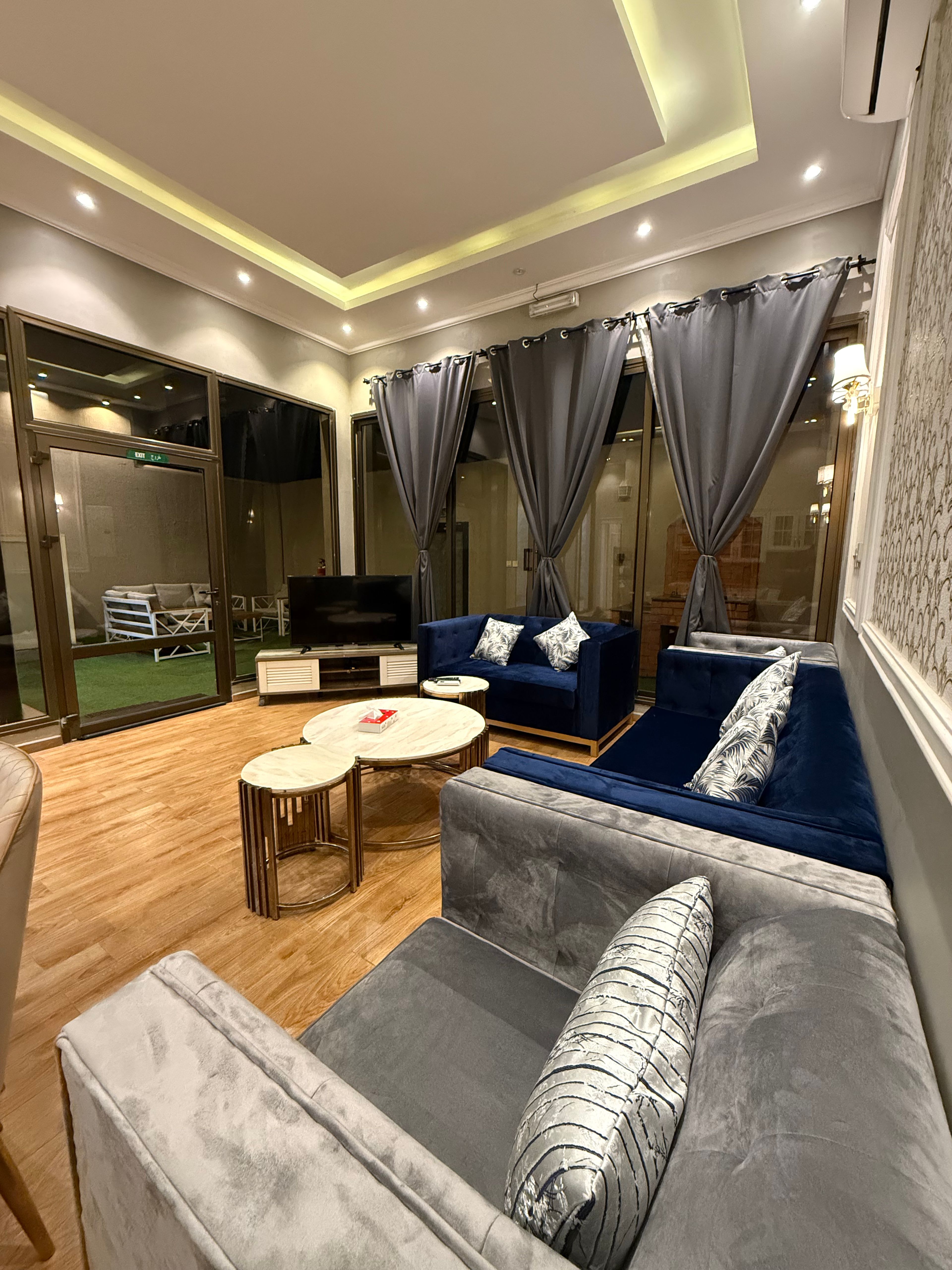 https://img.gathern.co/1400x0/1/E473HPNJzy_enPEqv2YXB-shaLozVyEJ.jpg