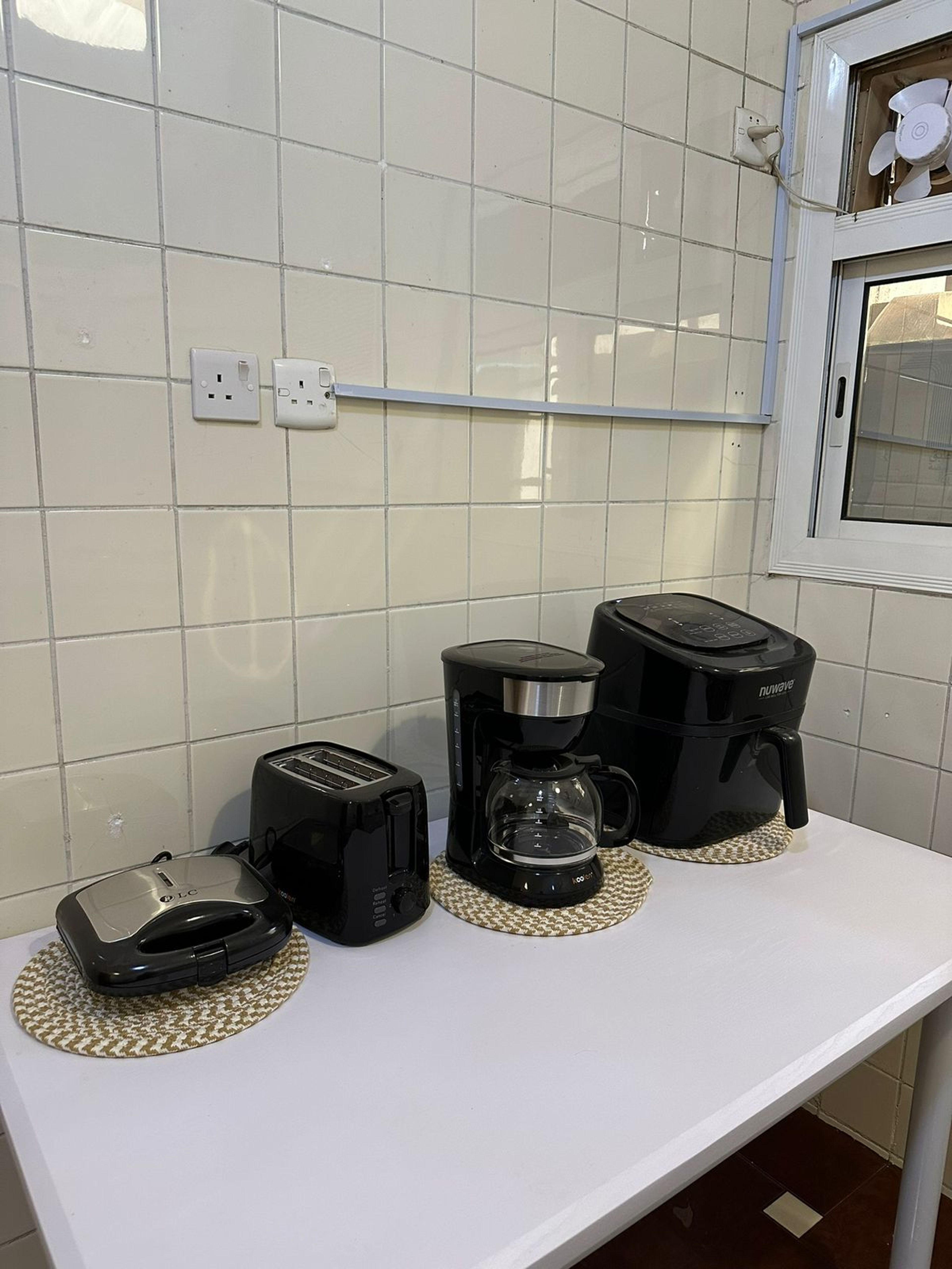 https://img.gathern.co/1024x0/1/E7au_9OUj-ARFCgTlBpzq1gNW2kxoYNY.jpg