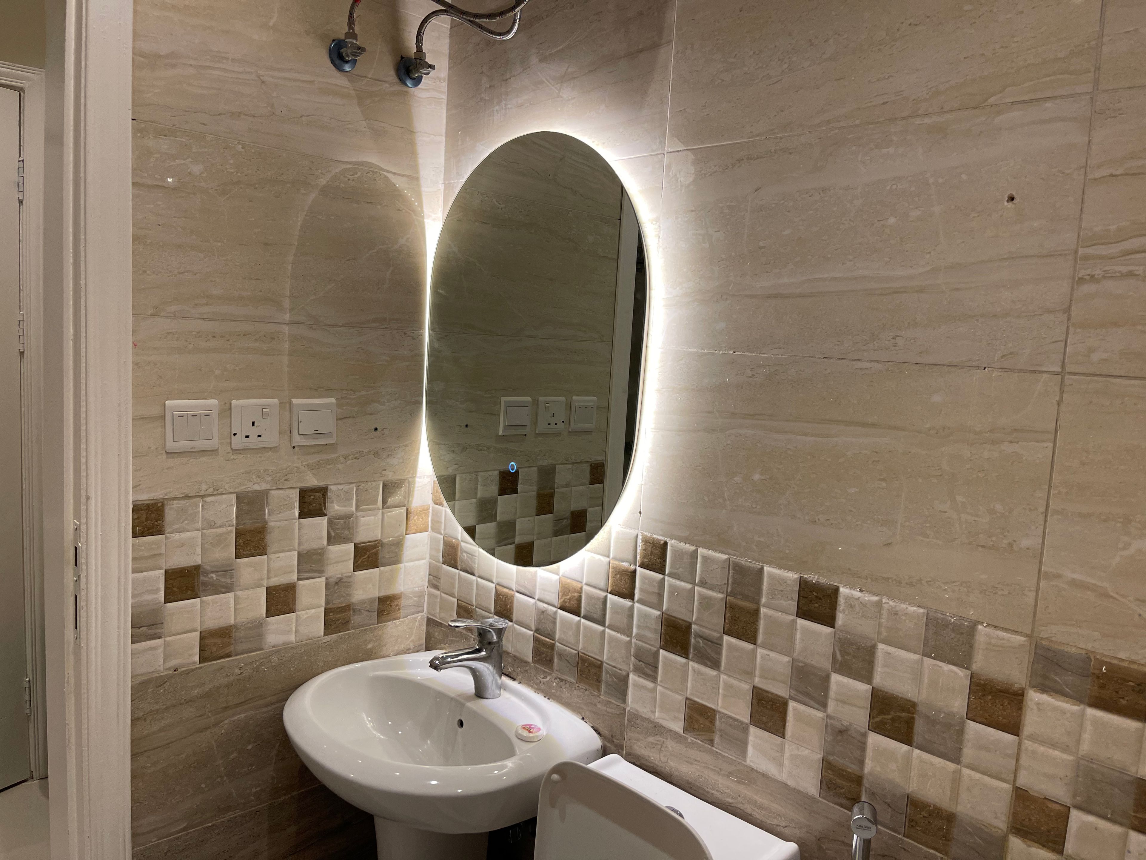 https://img.gathern.co/1400x0/1/EChXgTbj52awIG8MI29dCeAq8biJPOrO.jpg