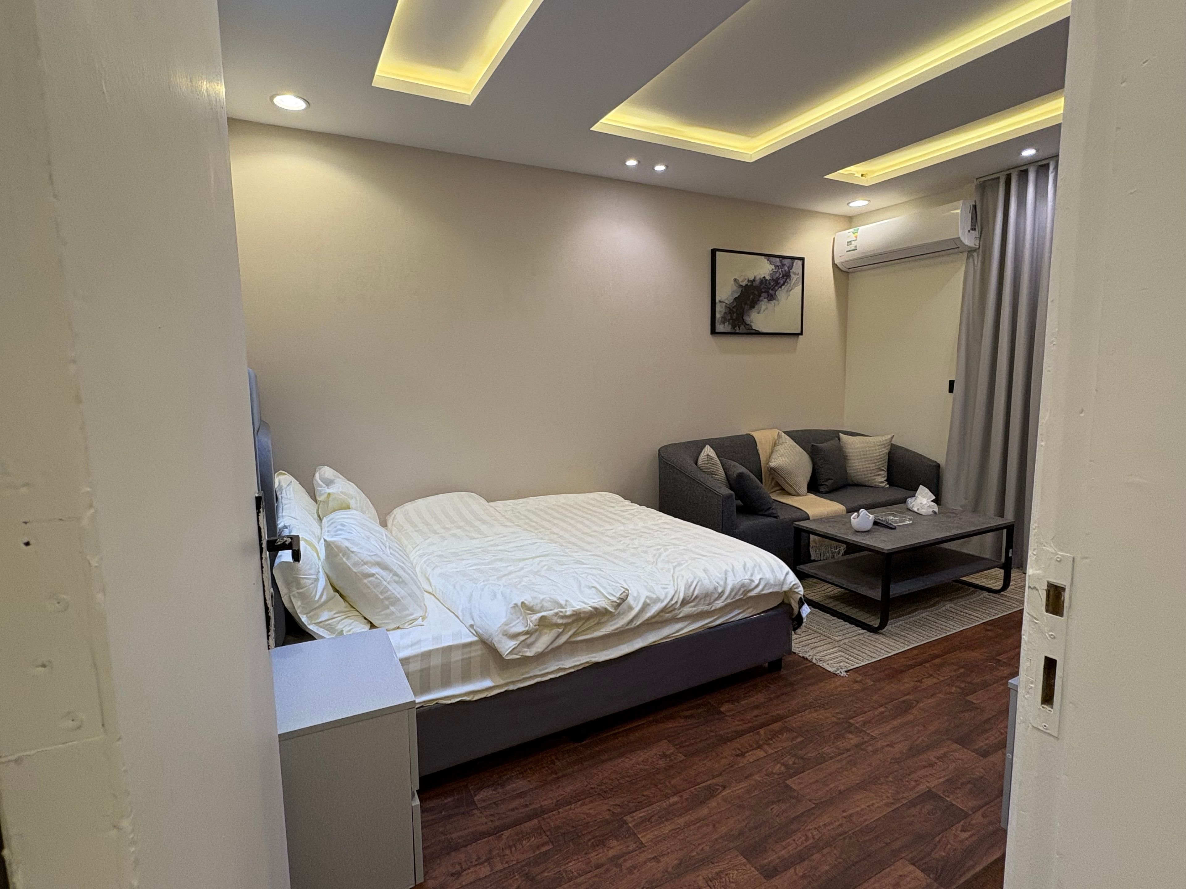 https://img.gathern.co/1400x0/1/EJCoWJe29YJX7-zIea5X6RQGWXHCtJED.jpeg