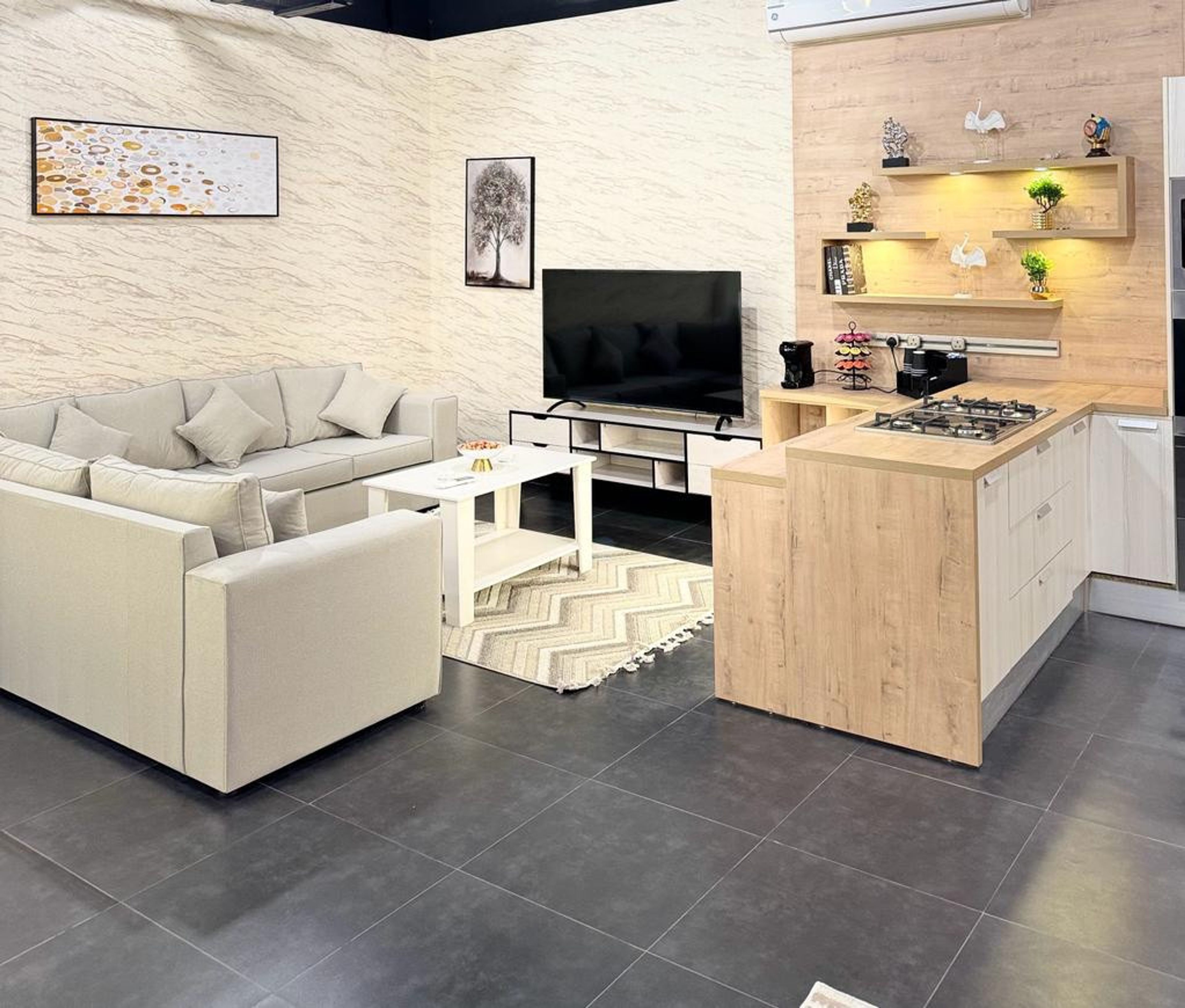 https://img.gathern.co/1400x0/1/EKkTxSUnXSEDzrNZhsU5L8NCd2yRA-5G.jpg