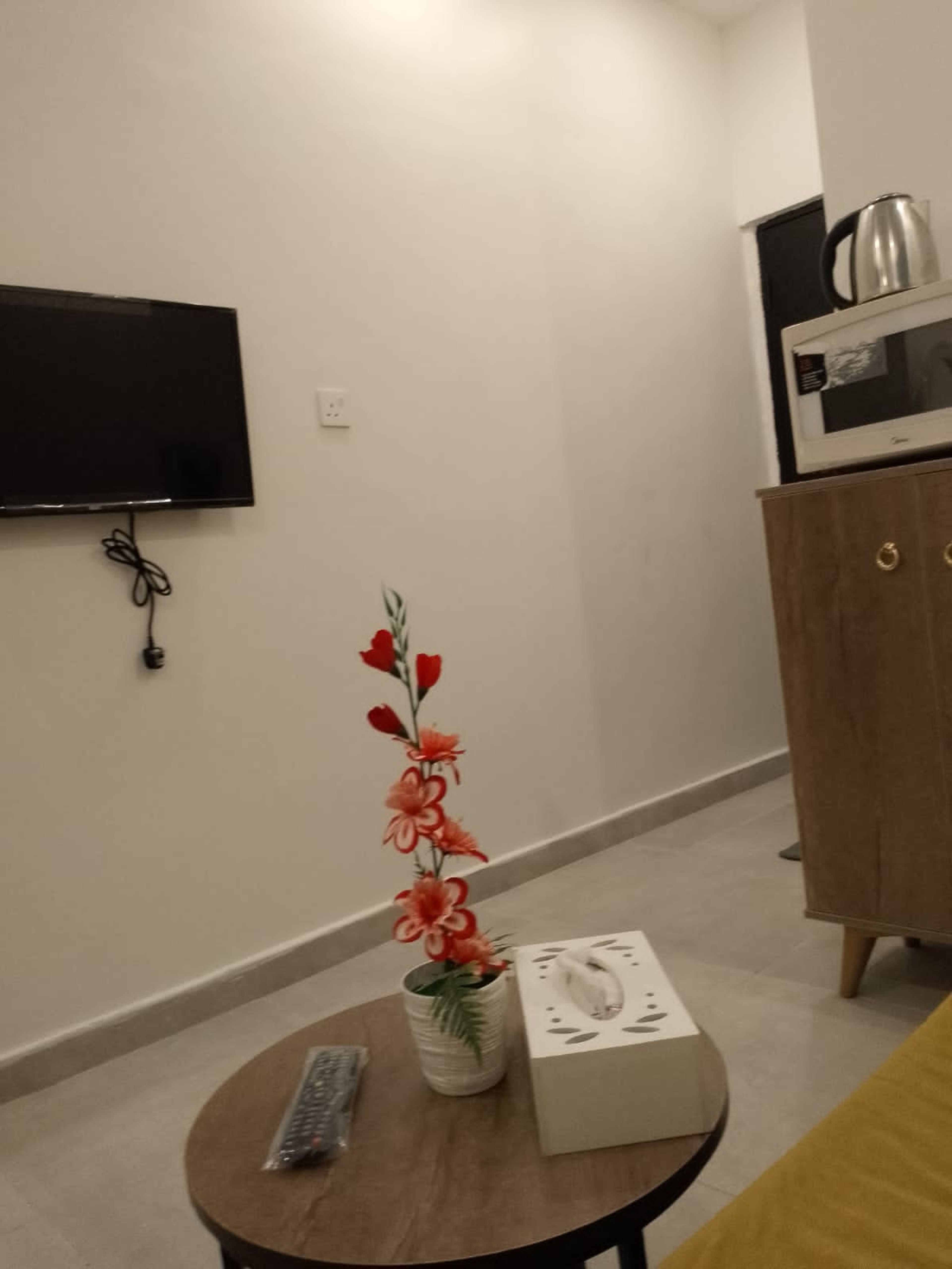 https://img.gathern.co/1400x0/1/EX44HoERPFSVbZqGdJKMD-GqBWU3s3jp.jpeg