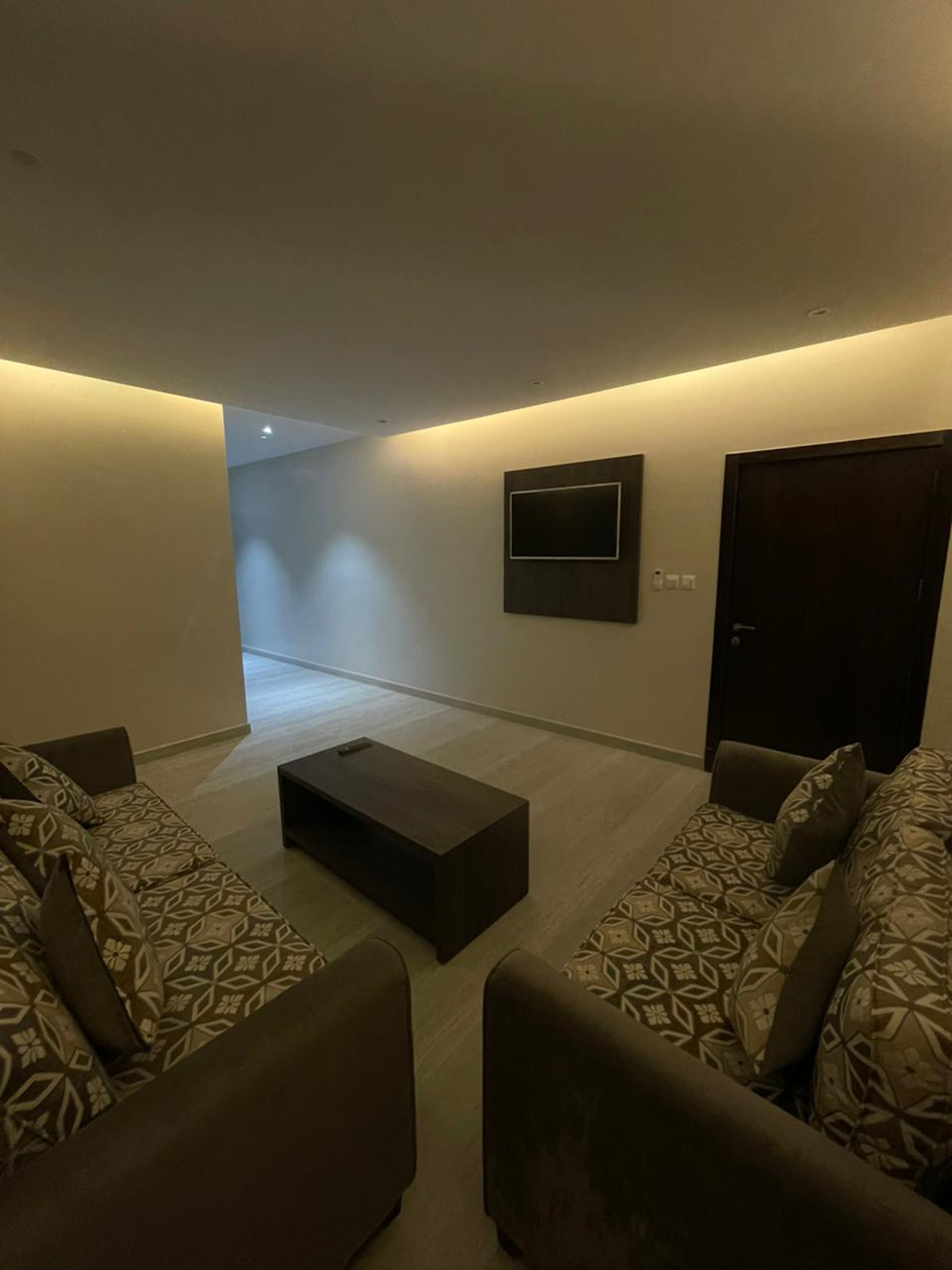 https://img.gathern.co/1400x0/1/EX4hku6iS0IxeBBfmsdSxNgDamiC9CgK.jpeg
