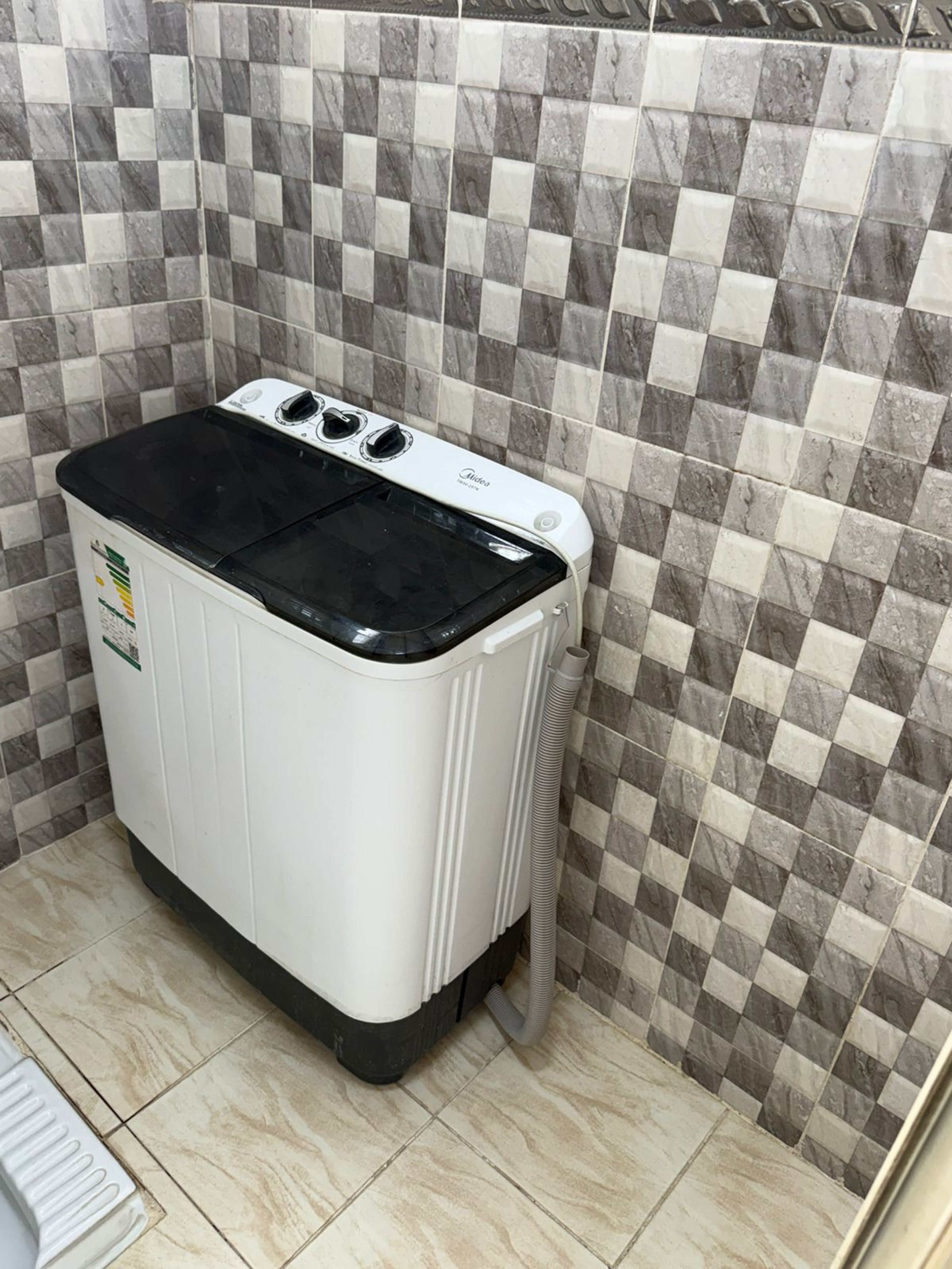https://img.gathern.co/1400x0/1/EZZpWl2KQHOuPc7BOxVd84f8NaLjEBZb.jpg