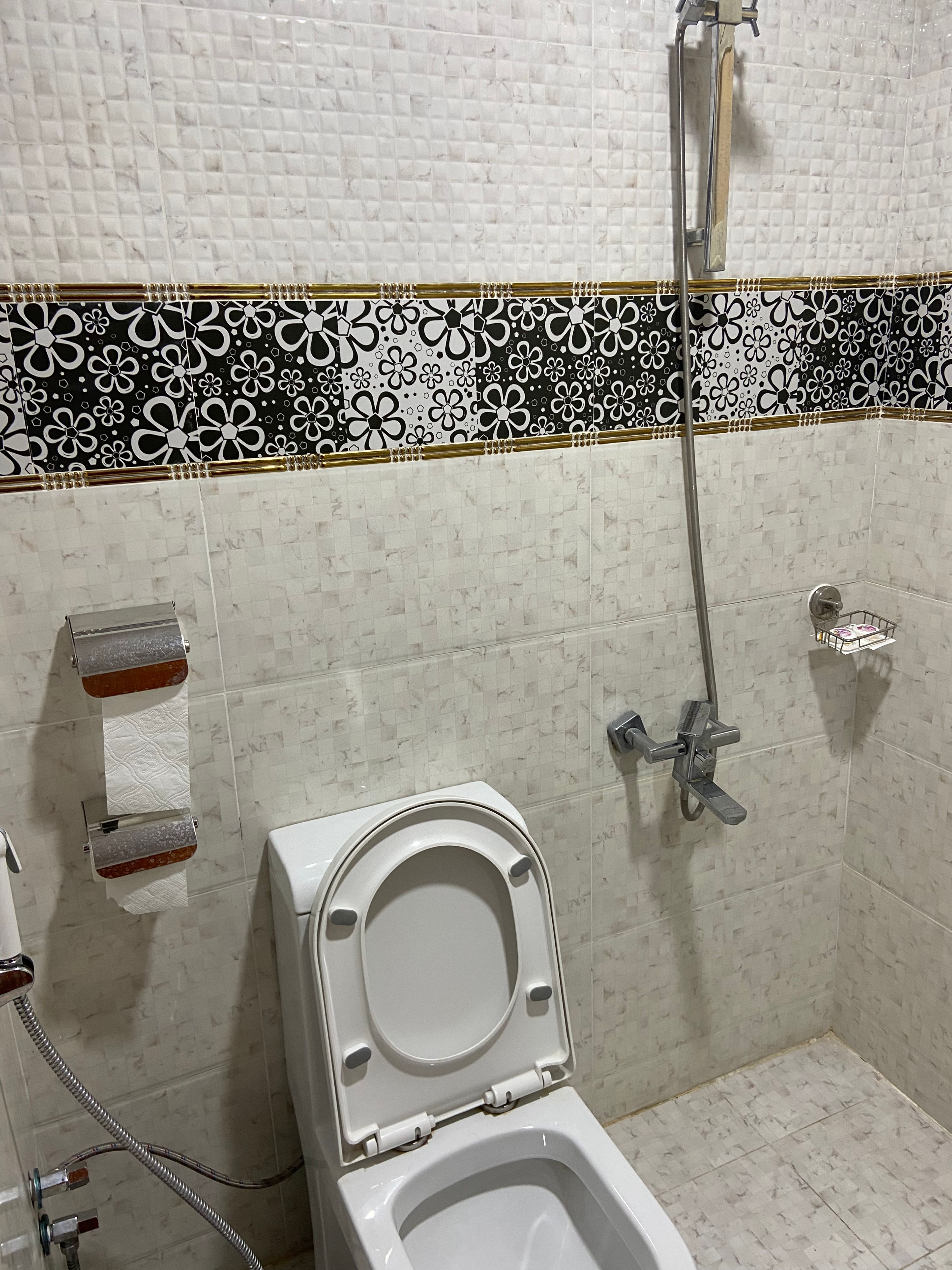 https://img.gathern.co/1400x0/1/F1aOY0-f4VX_OyAWVFZI7-SQMu_WkHPa.jpg