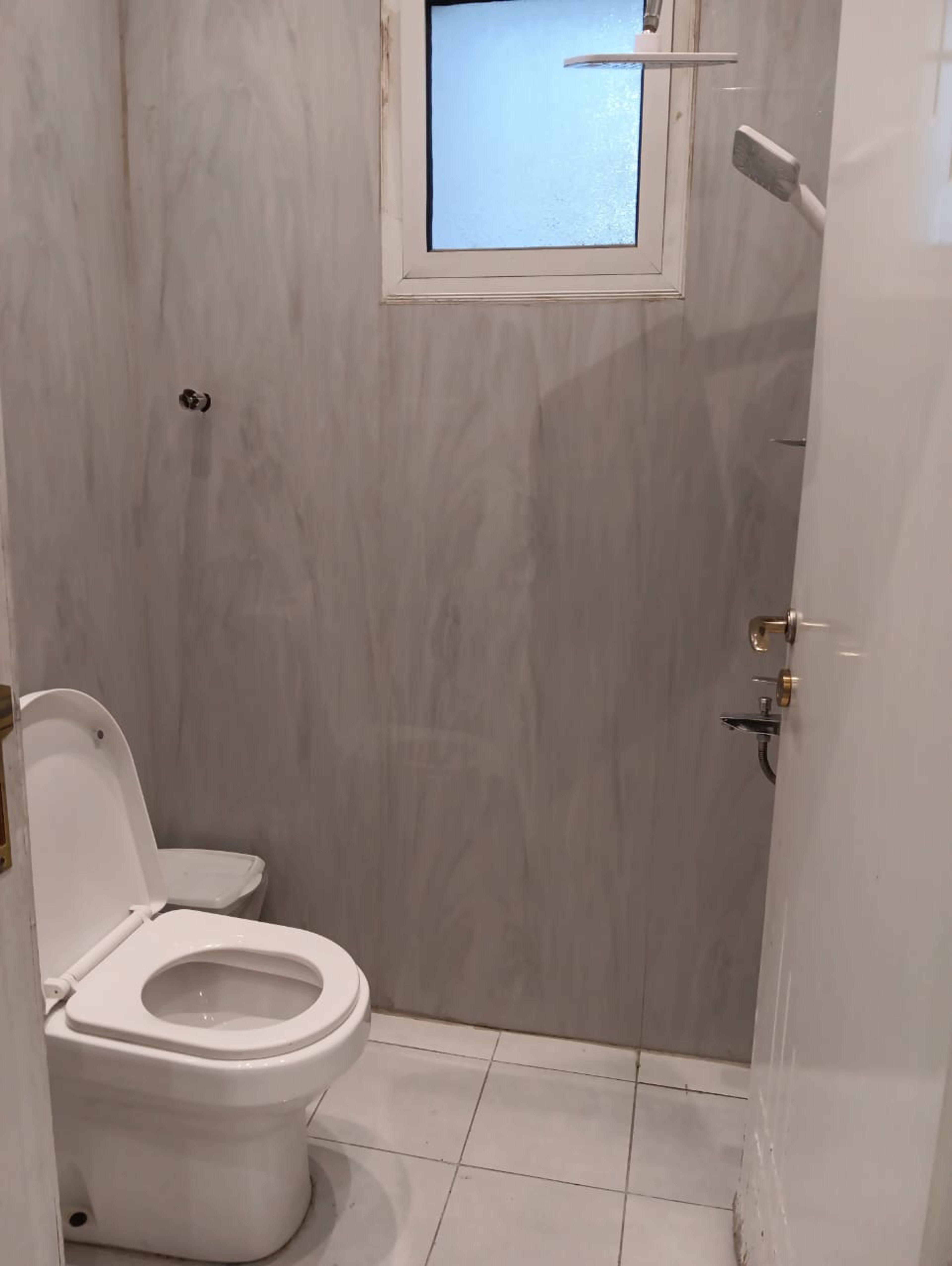 https://img.gathern.co/1400x0/1/FWaeq2kCDm-pxtFUhKe6qra6HjG4DnYf.jpg