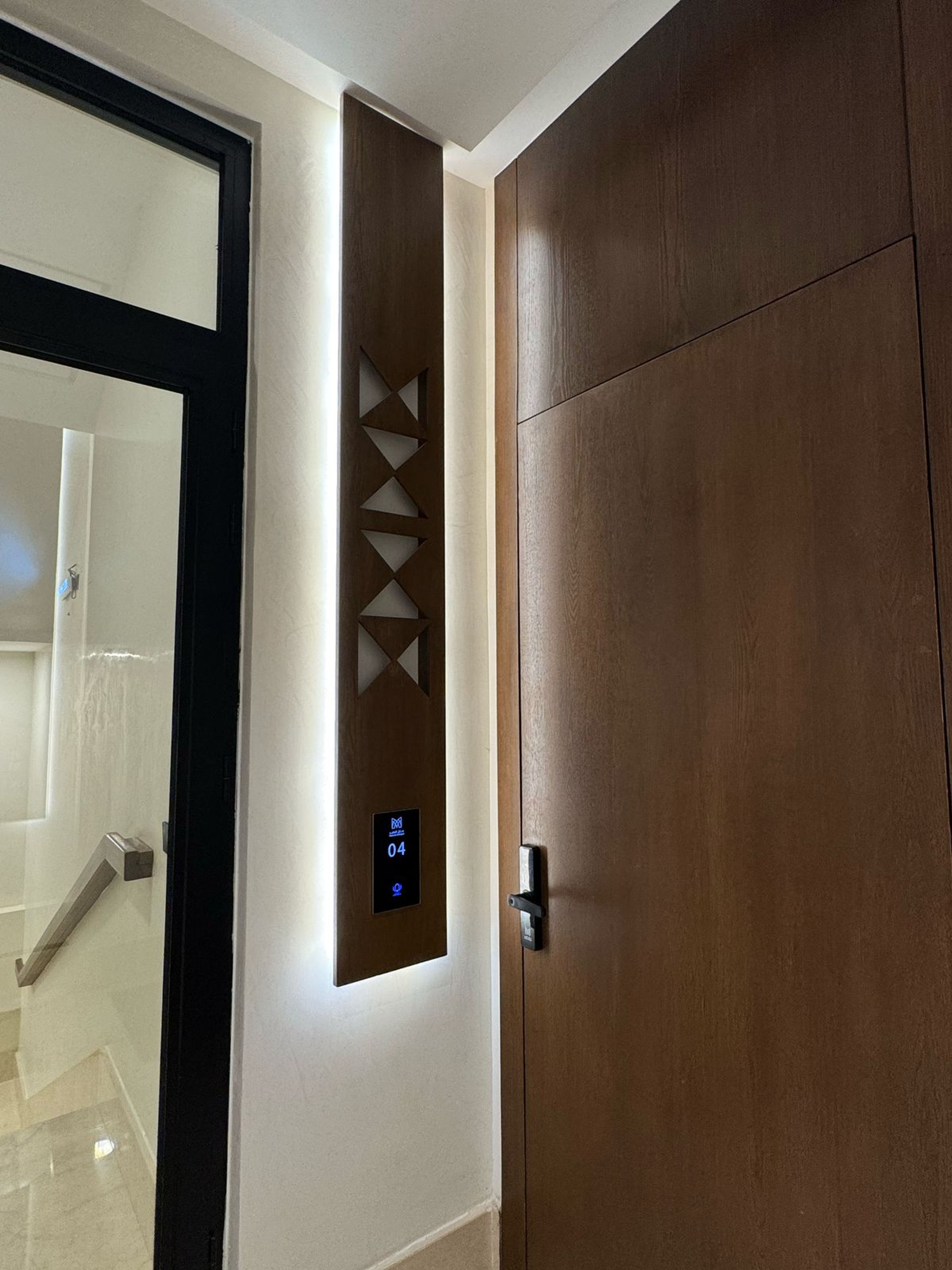 https://img.gathern.co/1400x0/1/FrV9VLkUT_sdlKB-dl1tLo3FK3H3pCkI.jpeg