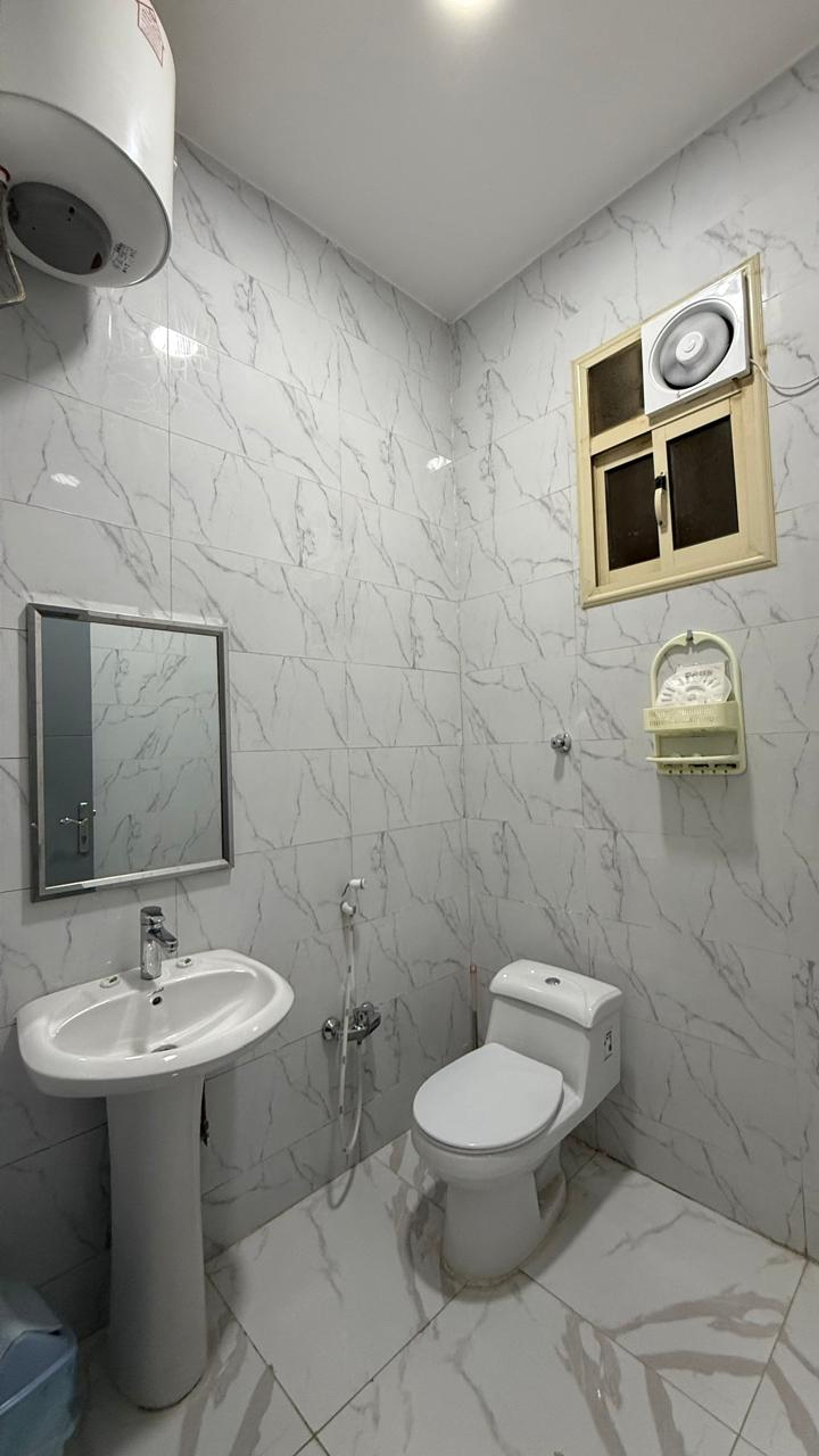 https://img.gathern.co/1400x0/1/G3whVoSIljoBmV_Mbzrq-KM-WgEvB34x.jpeg
