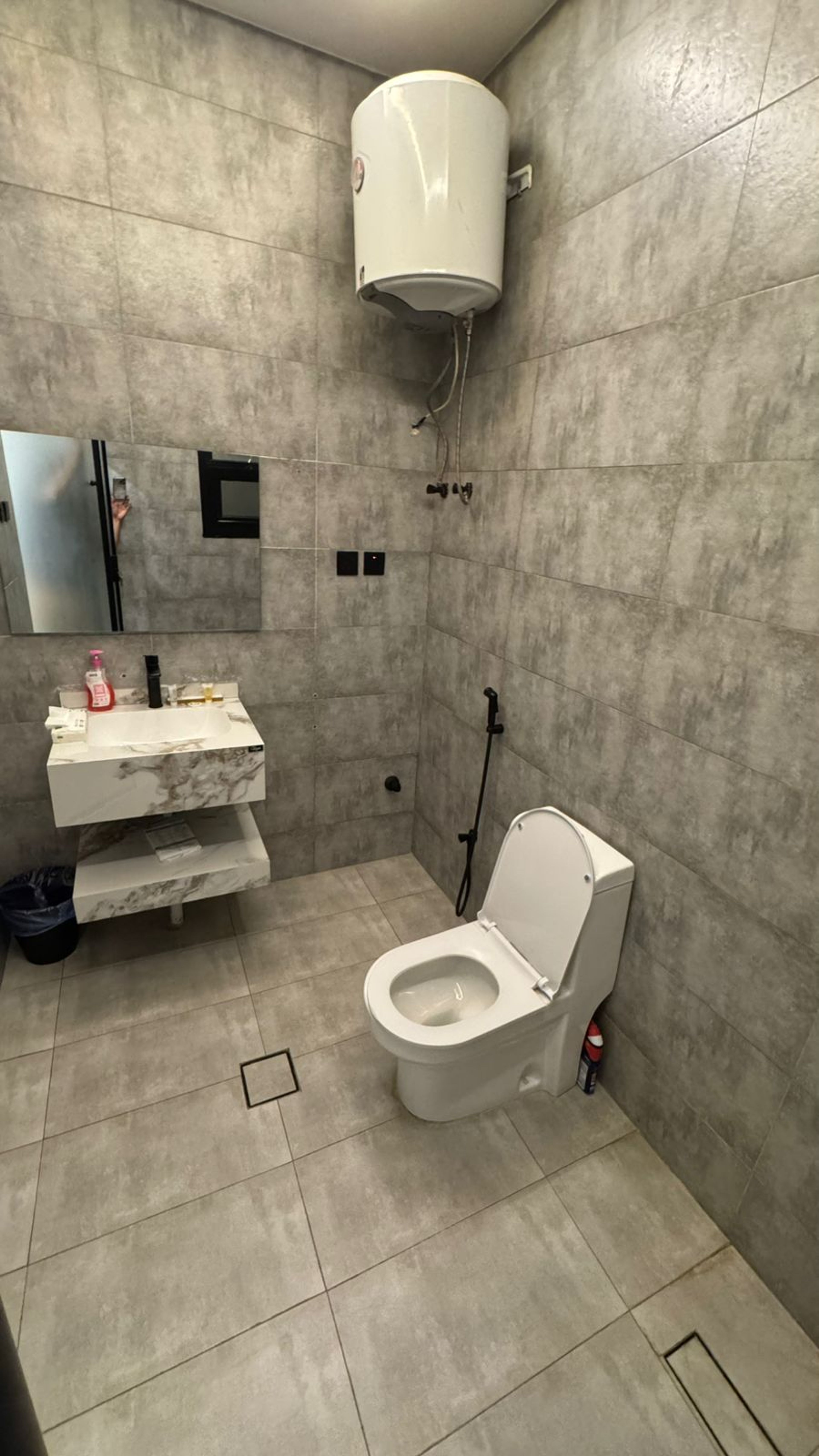 https://img.gathern.co/1400x0/1/GIznsT7d378-E-wBukgetdkHnlf3yLw7.jpeg