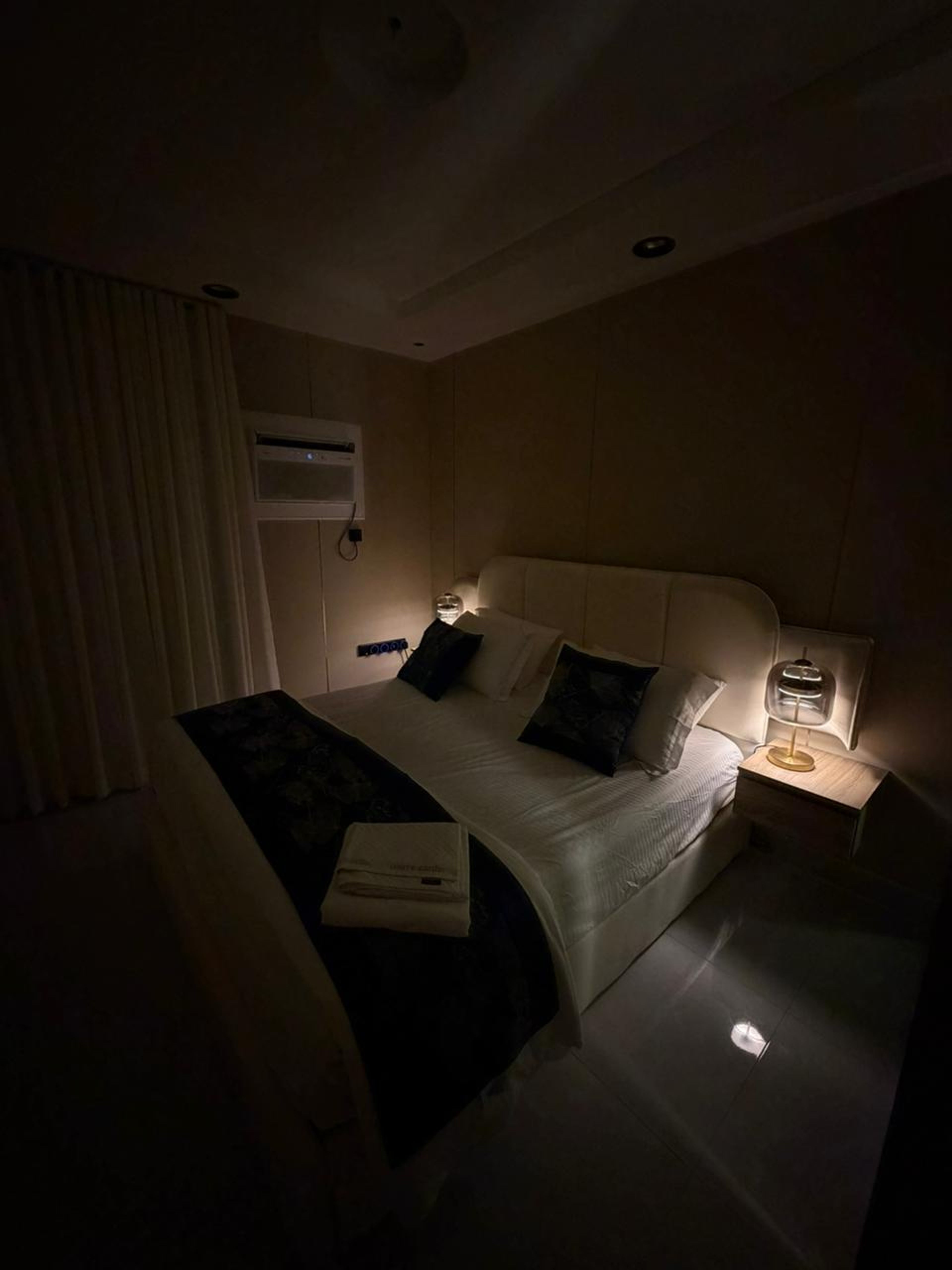 https://img.gathern.co/1400x0/1/GKRtXKI6hPzAMiYWUyD8slkwdMSErhtm.jpg