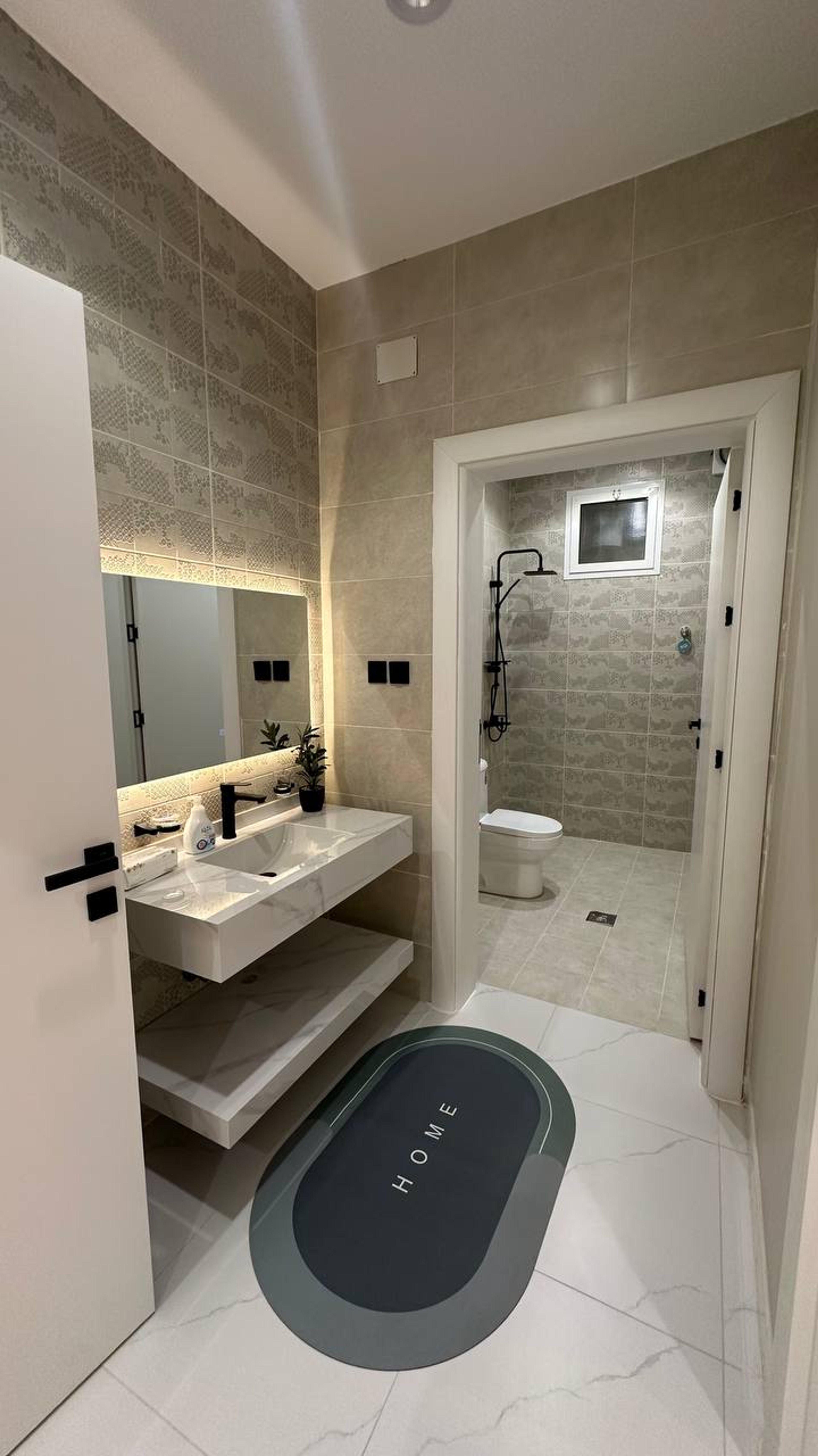 https://img.gathern.co/1024x0/1/GhKB0hP2QFN6OXkQb9SrdfqDsPAzF1W9.jpg