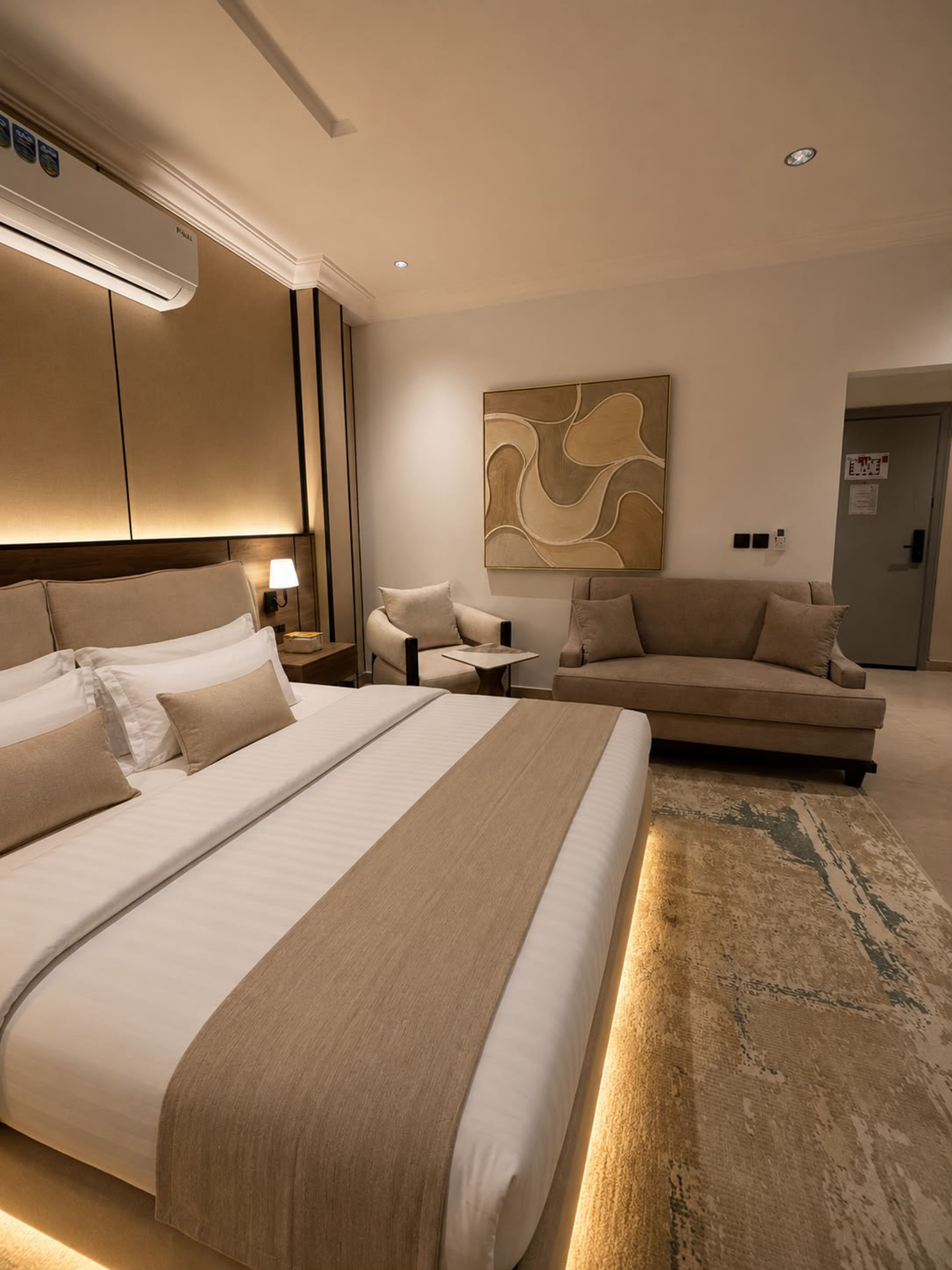 https://img.gathern.co/1024x0/1/Gi2e8H7o8SCUANR6wK-iZx1M0J3fOMeP.jpg