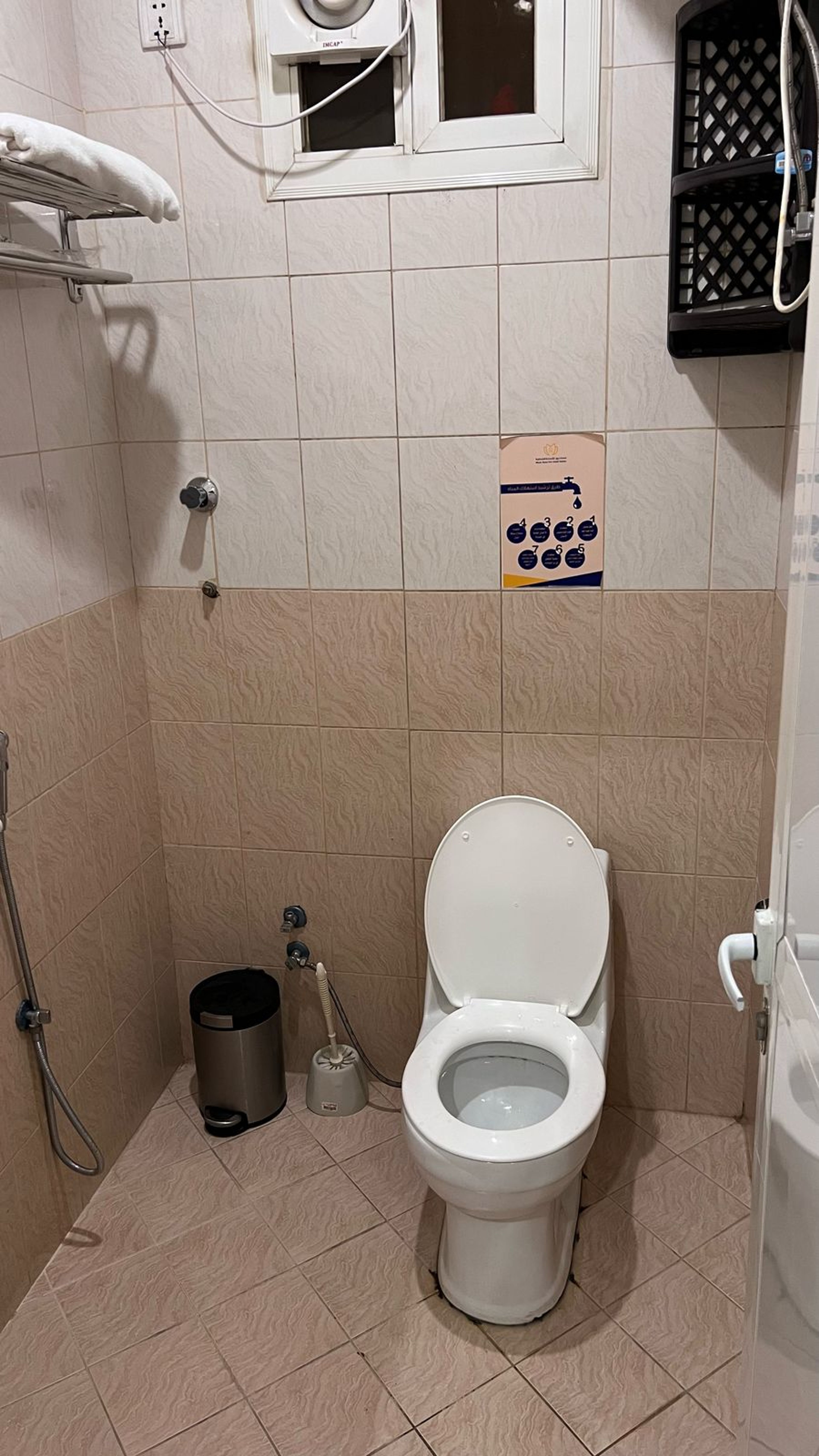 https://img.gathern.co/1400x0/1/Gj2YMWzDrE4u5FKfFphBgGOpscGX-qY6.jpg