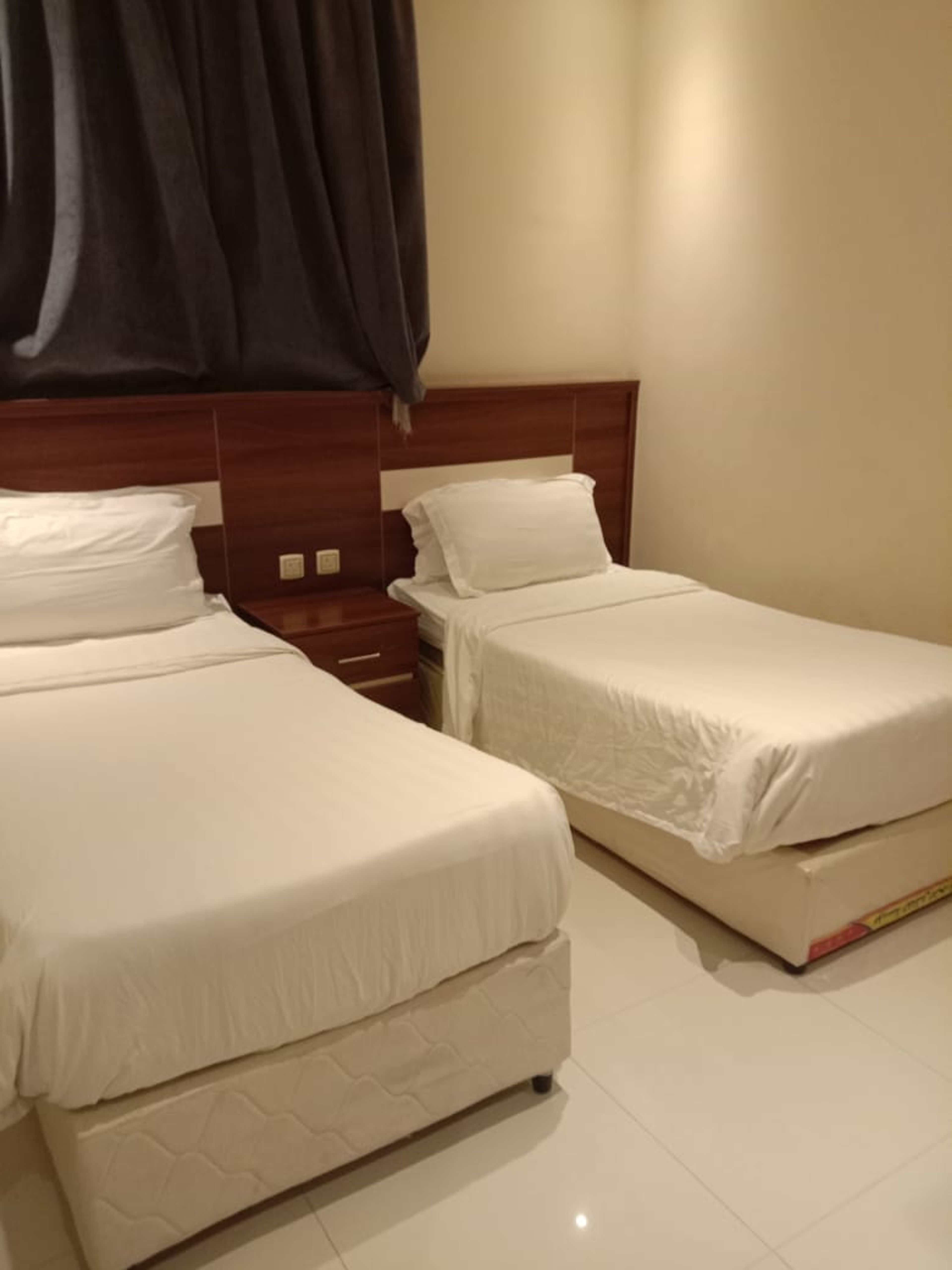 https://img.gathern.co/1400x0/1/GzfE_AAlk0LCDdMypYePf9eZkrhvRtLD.jpeg