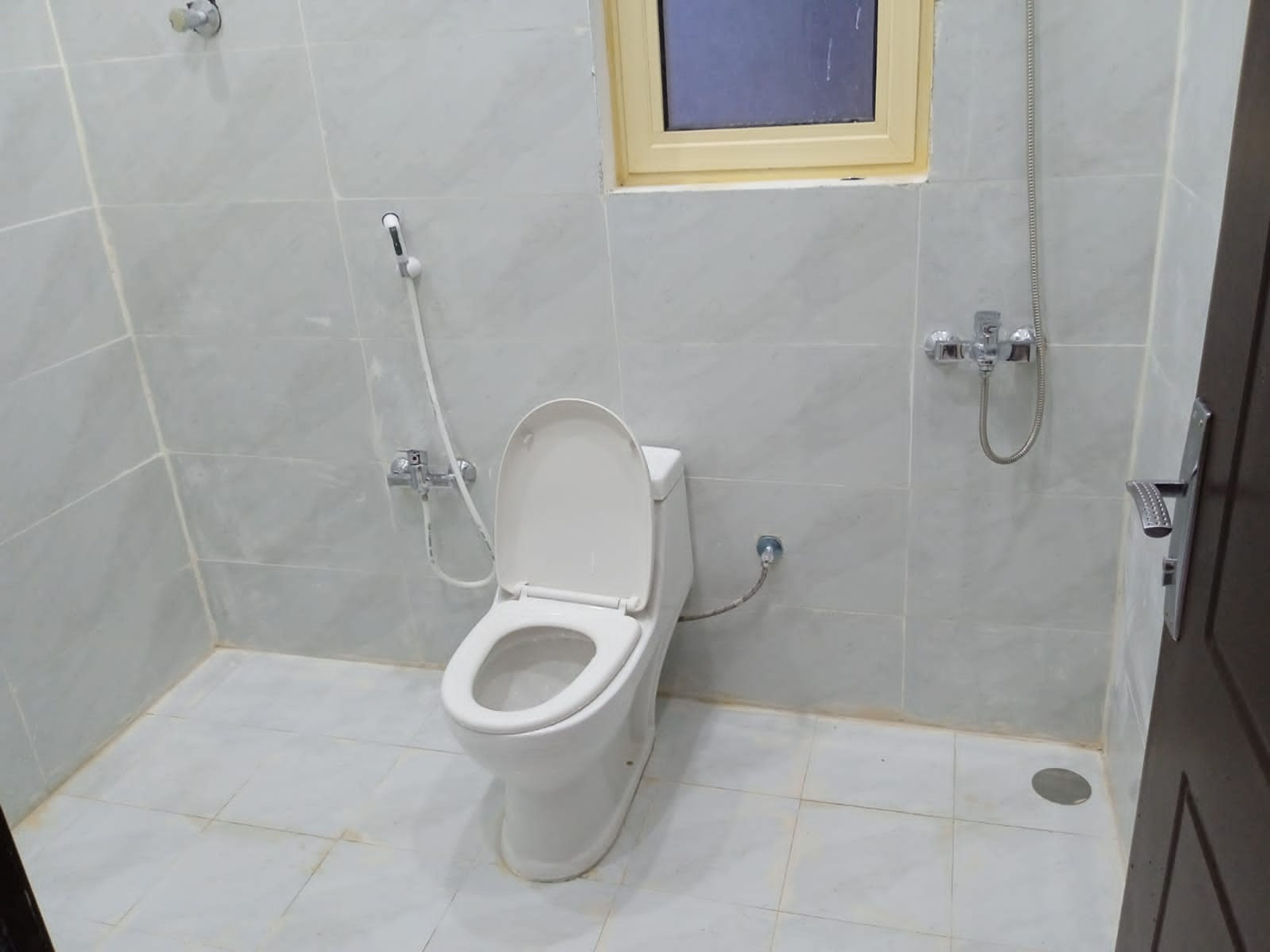 https://img.gathern.co/1400x0/1/HJInfZJkMgkEngFU52h2IE6LC5lX3XGO.jpeg