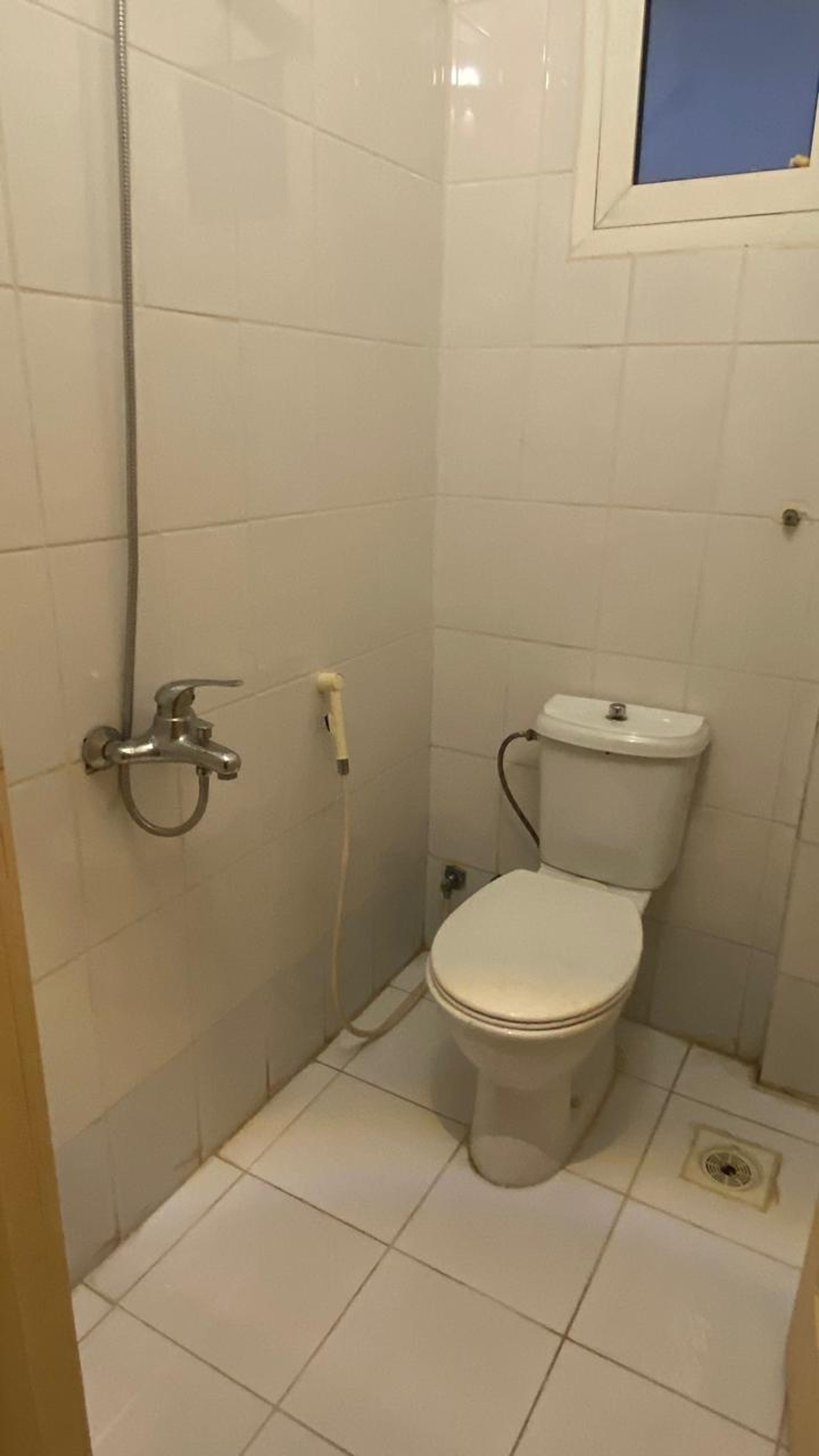 https://img.gathern.co/1400x0/1/HZV0wUW8_qUsysI85VG3lt_MhRyIttIi.jpeg