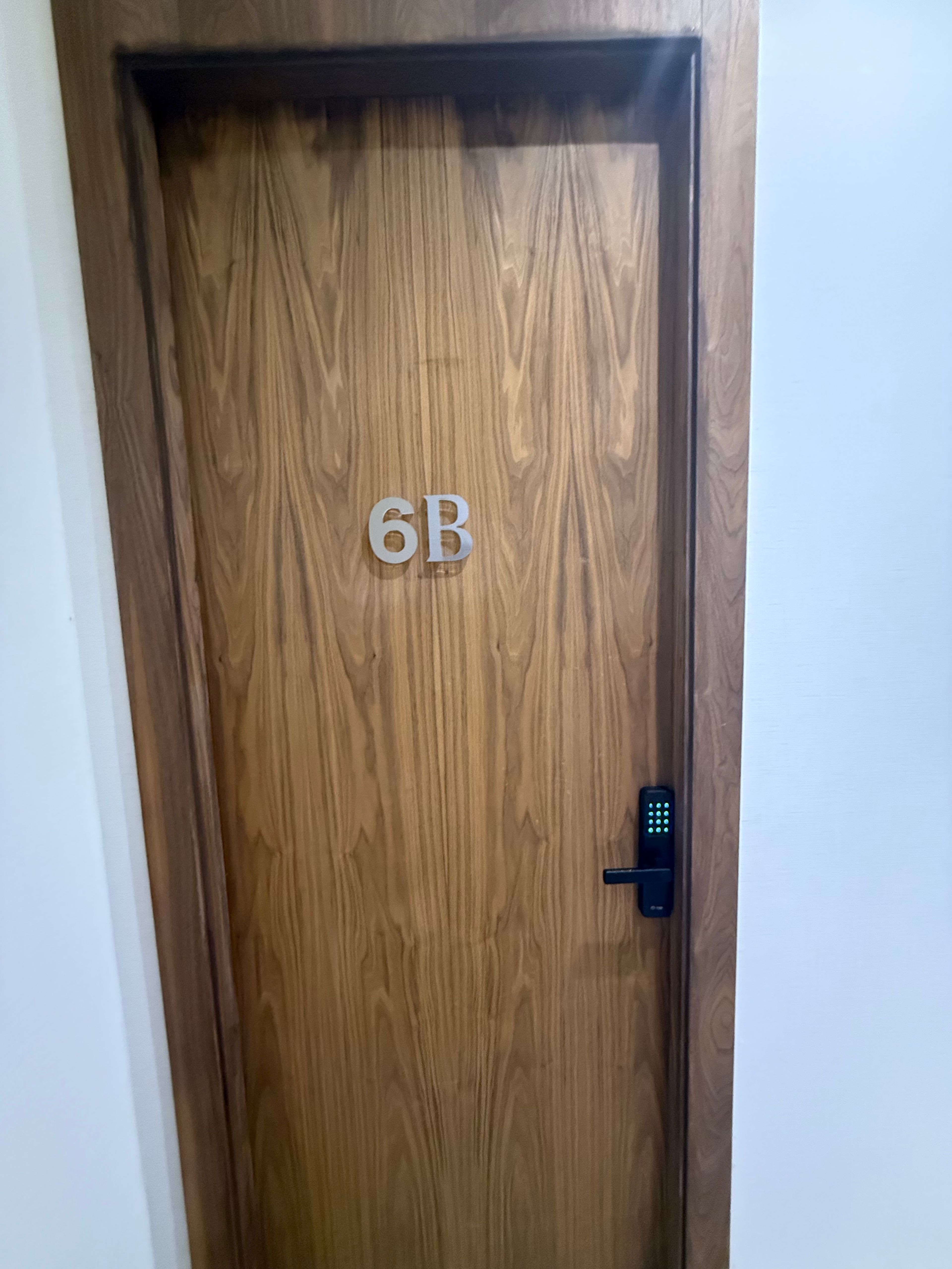 https://img.gathern.co/1400x0/1/HhLdi5keEzFaVjRw1qb6iGUVuuF-Dw-R.jpg