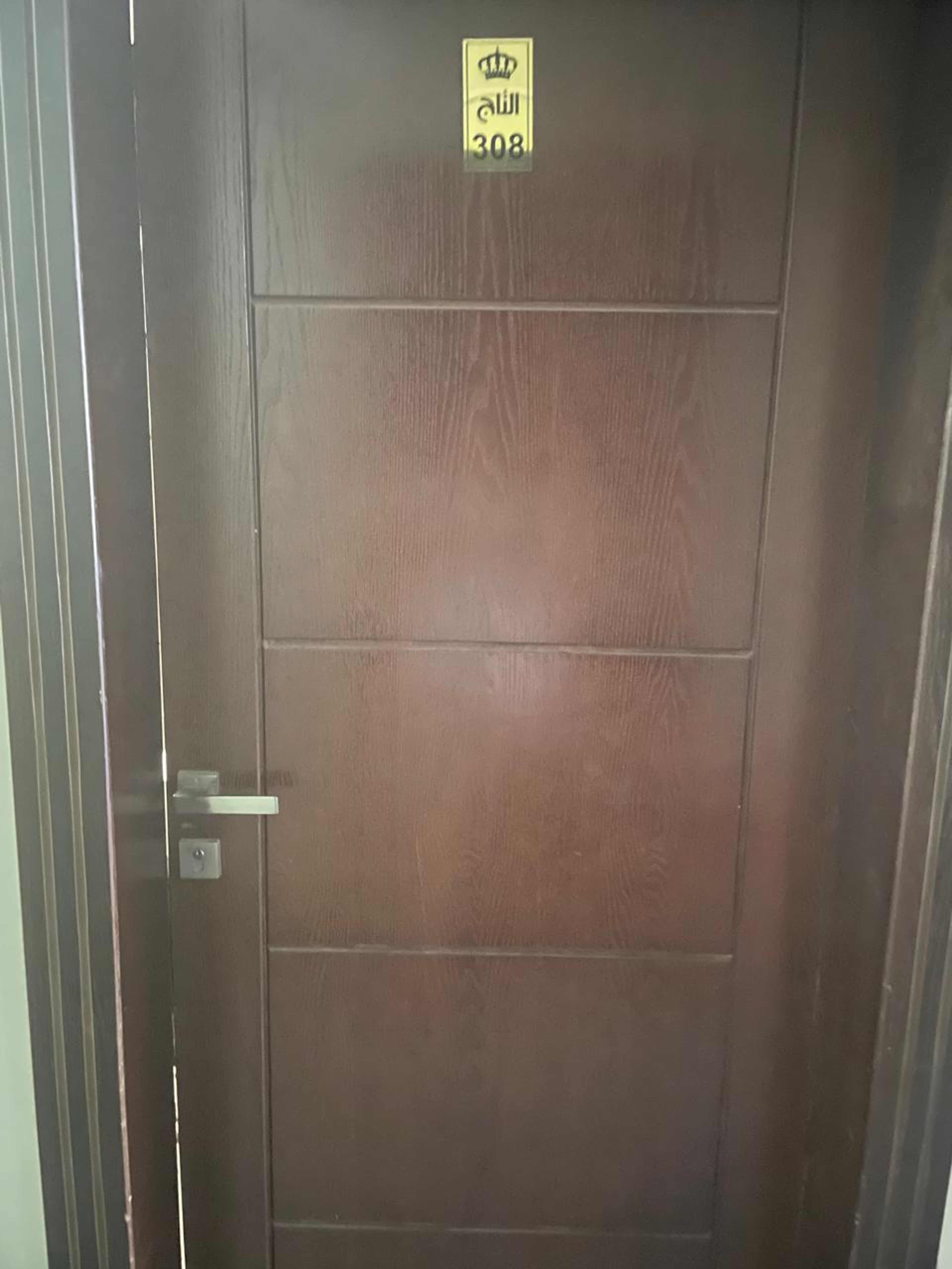 https://img.gathern.co/1400x0/1/HjCN0j05AutTe94ZbBJVAM0D8Zyhamzn.jpeg