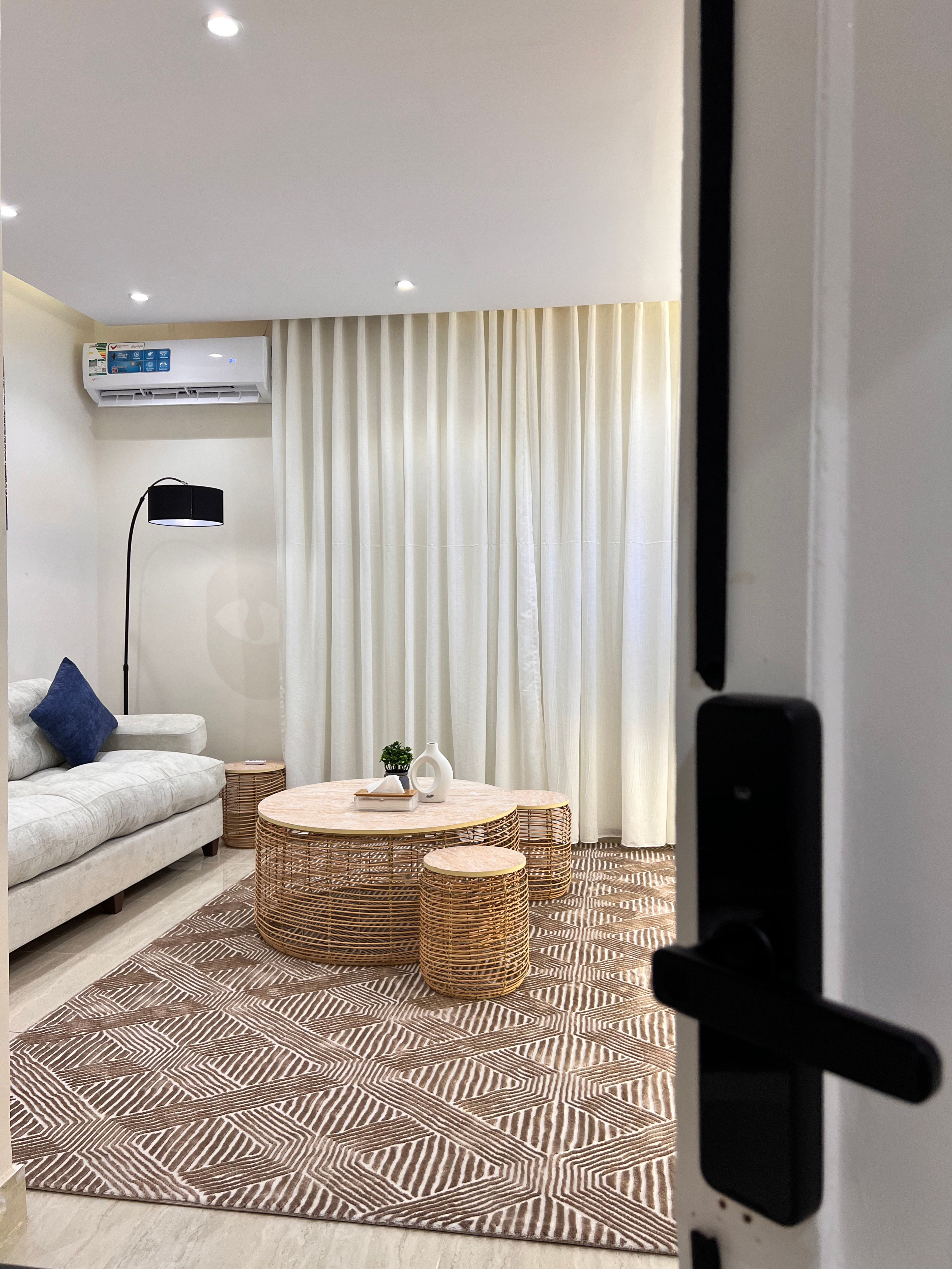 https://img.gathern.co/1400x0/1/HjVfdOpwpTA7v38wHKKErekRAbxbERob.jpg