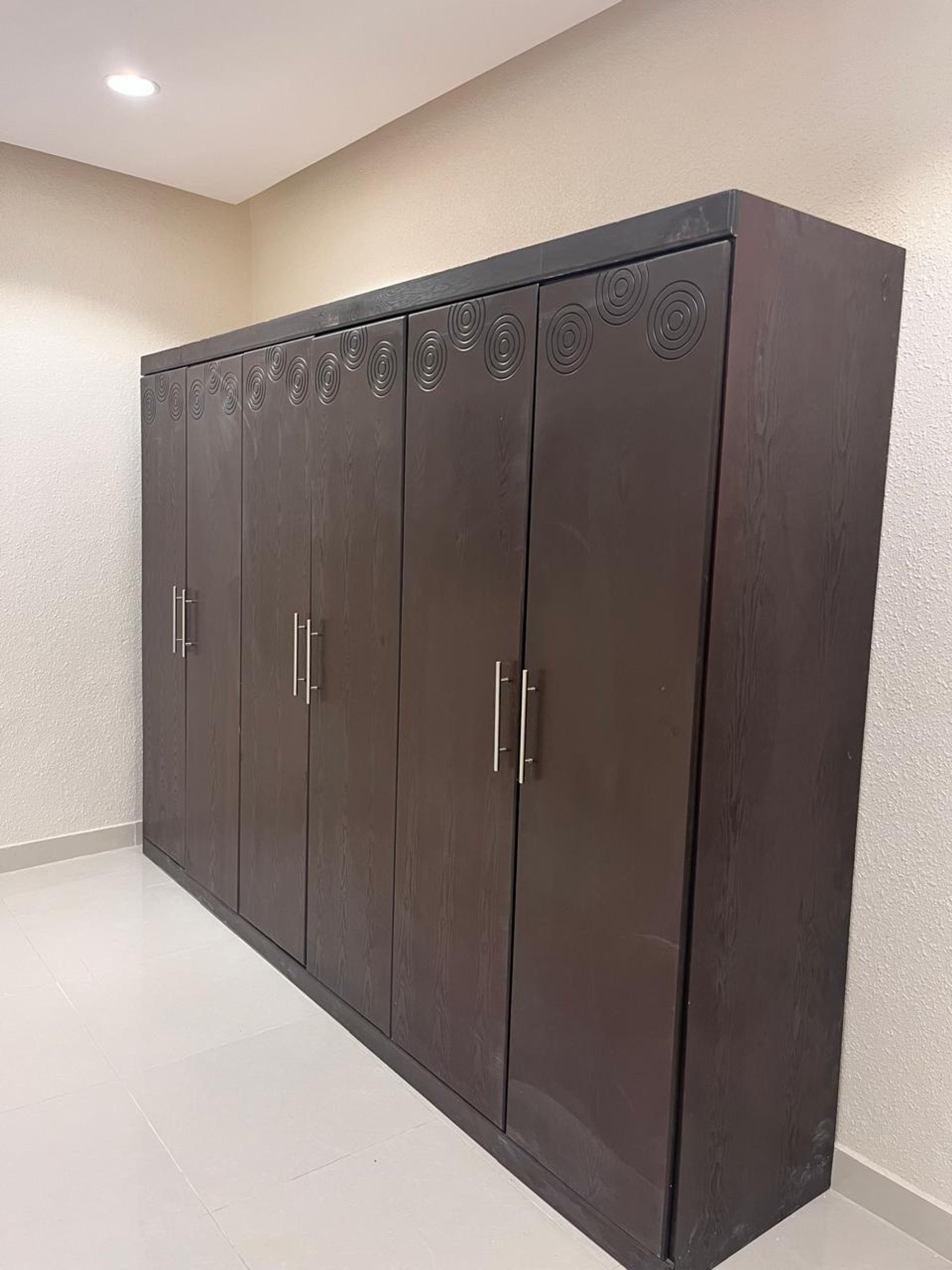 https://img.gathern.co/1400x0/1/I6MUlGa60yhg7vTOOUra9HMr8eUCvaEb.jpg