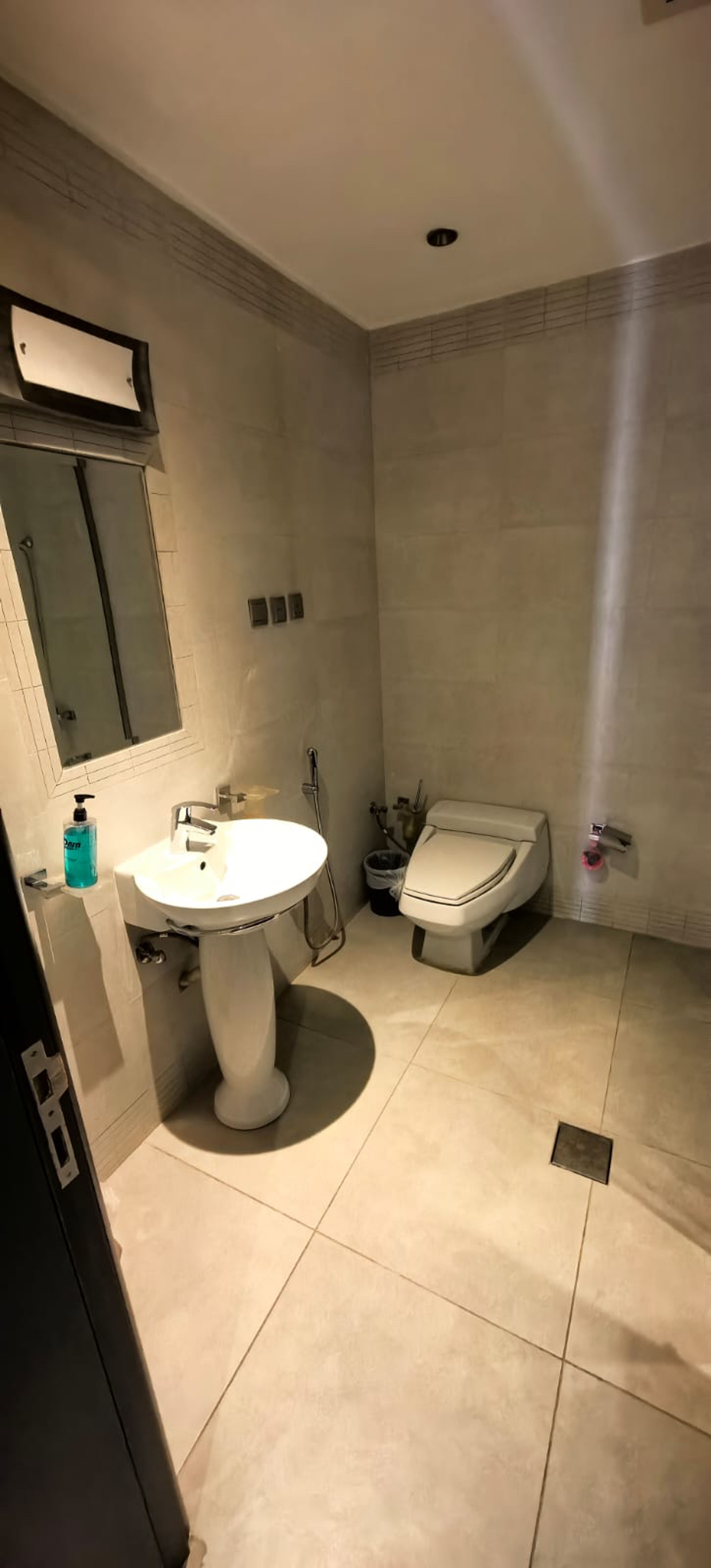 https://img.gathern.co/1024x0/1/I8RRwH6Inqy9go-2qu8iGBkWAOX3cgVj.jpg