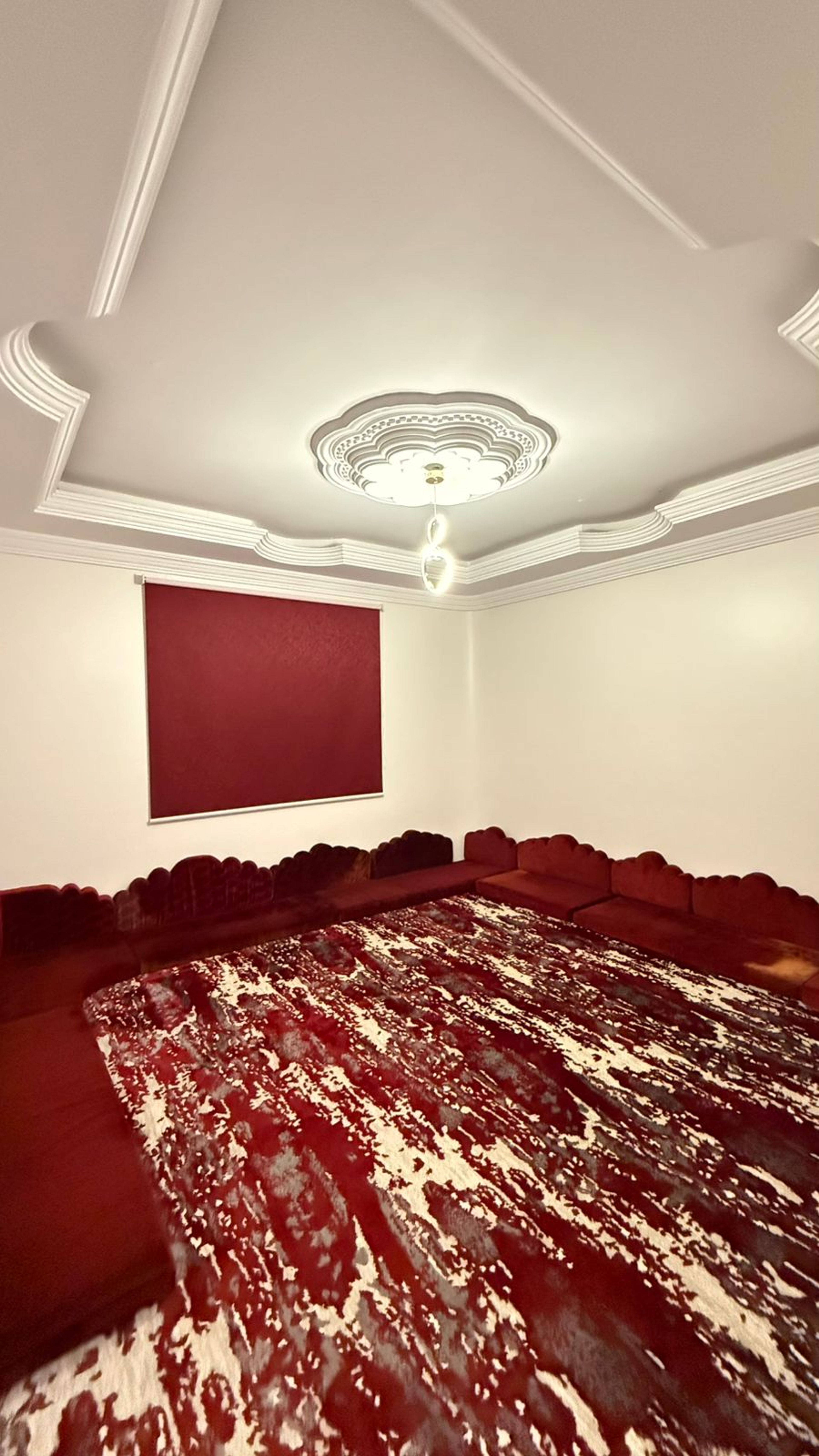 https://img.gathern.co/1400x0/1/IGrDLfpXPH300ZcpqdBiwWkprLRDf89m.jpg