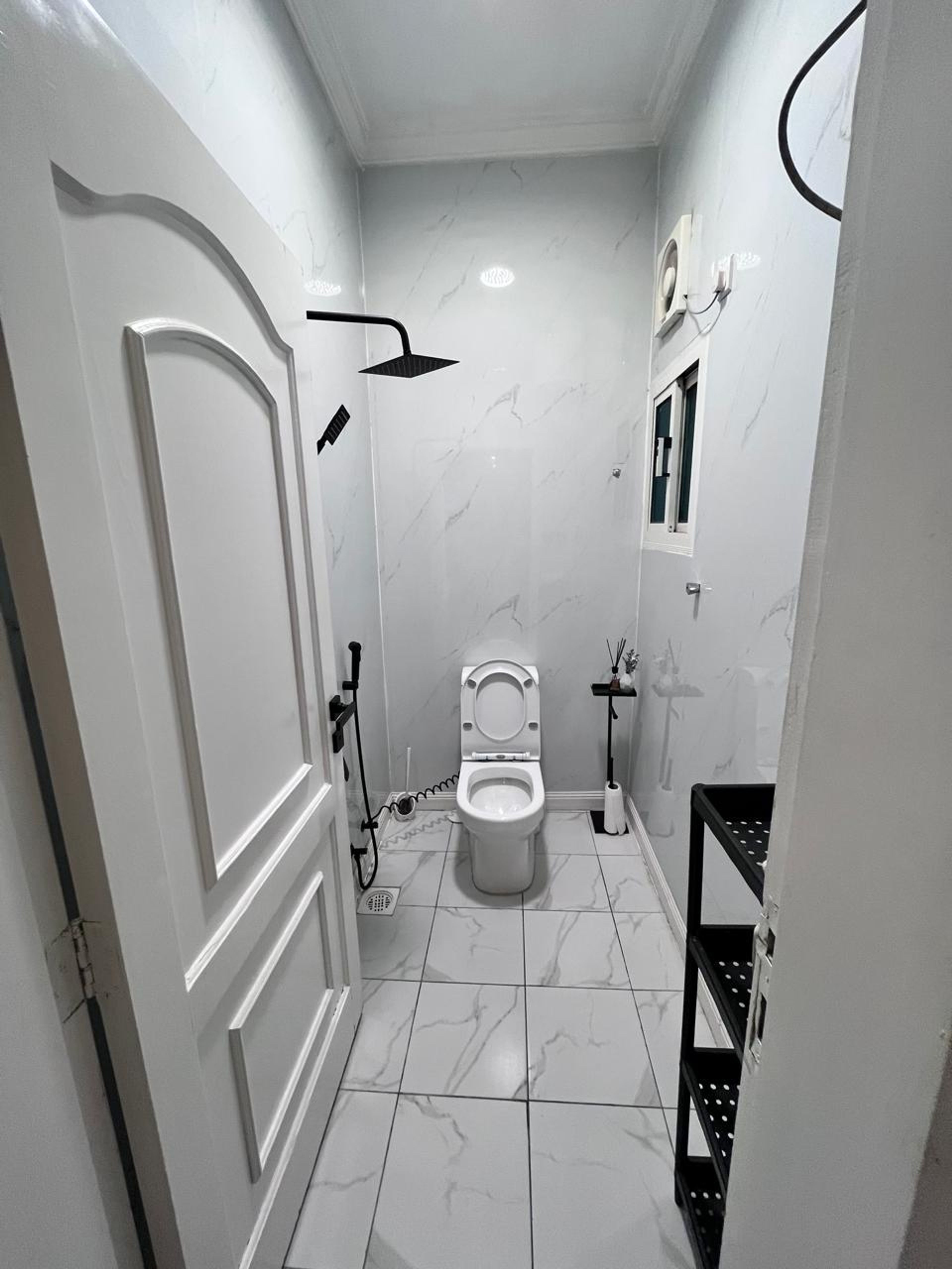 https://img.gathern.co/1024x0/1/IOxFcevACriuf_vE9RyCY3RiuKERr2s1.jpeg