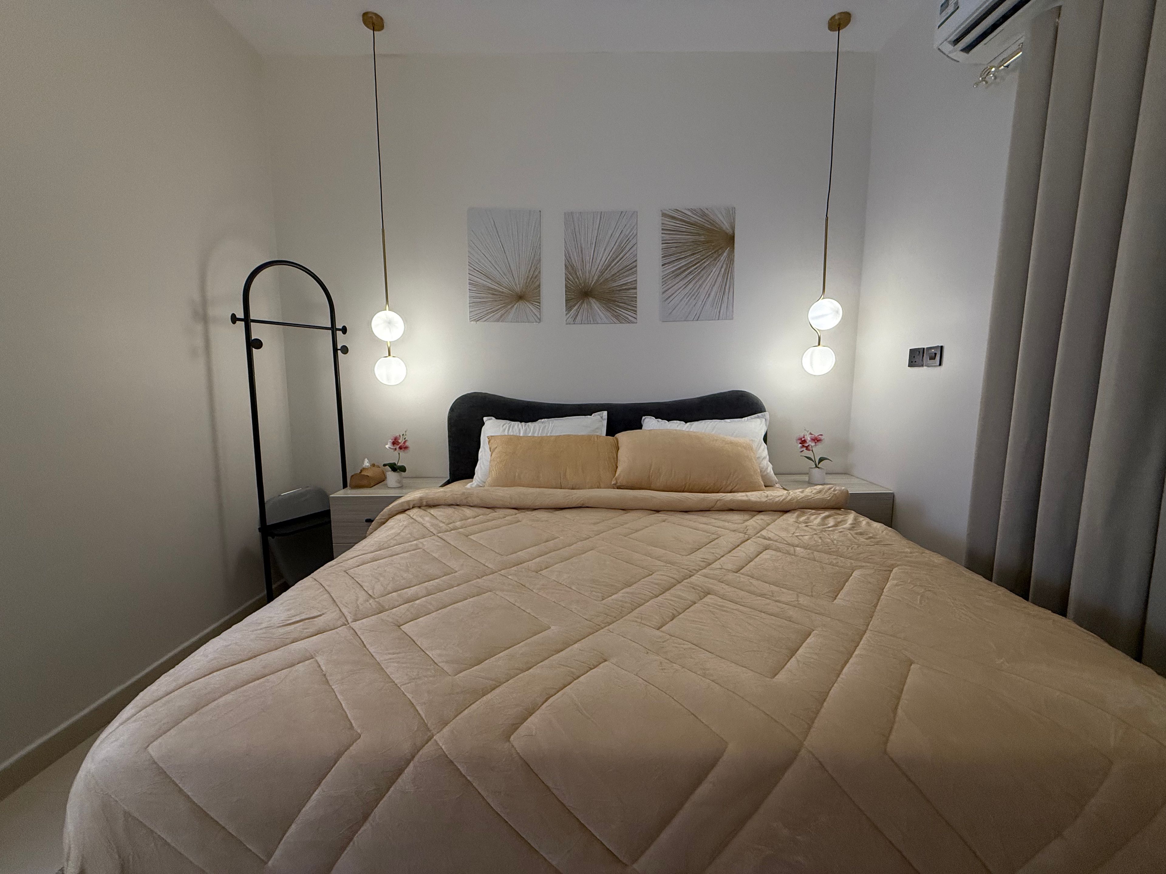 https://img.gathern.co/1400x0/1/IRAud1Pt1VUU96YxpaOgzfbObO1msXfa.jpg