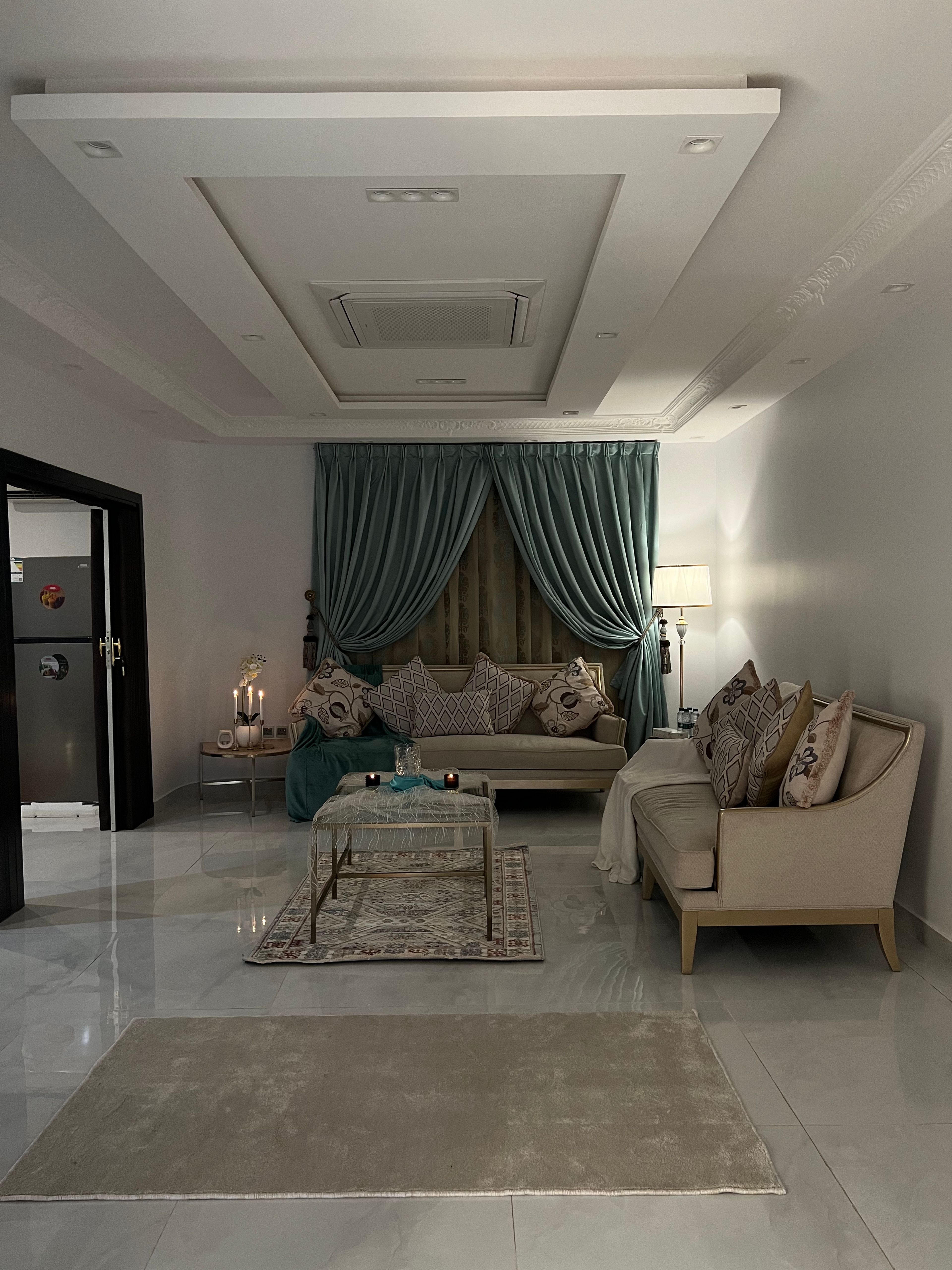 https://img.gathern.co/1400x0/1/IazLru7Q7akwULyOmkG3v8K8ANMzvnnm.jpg