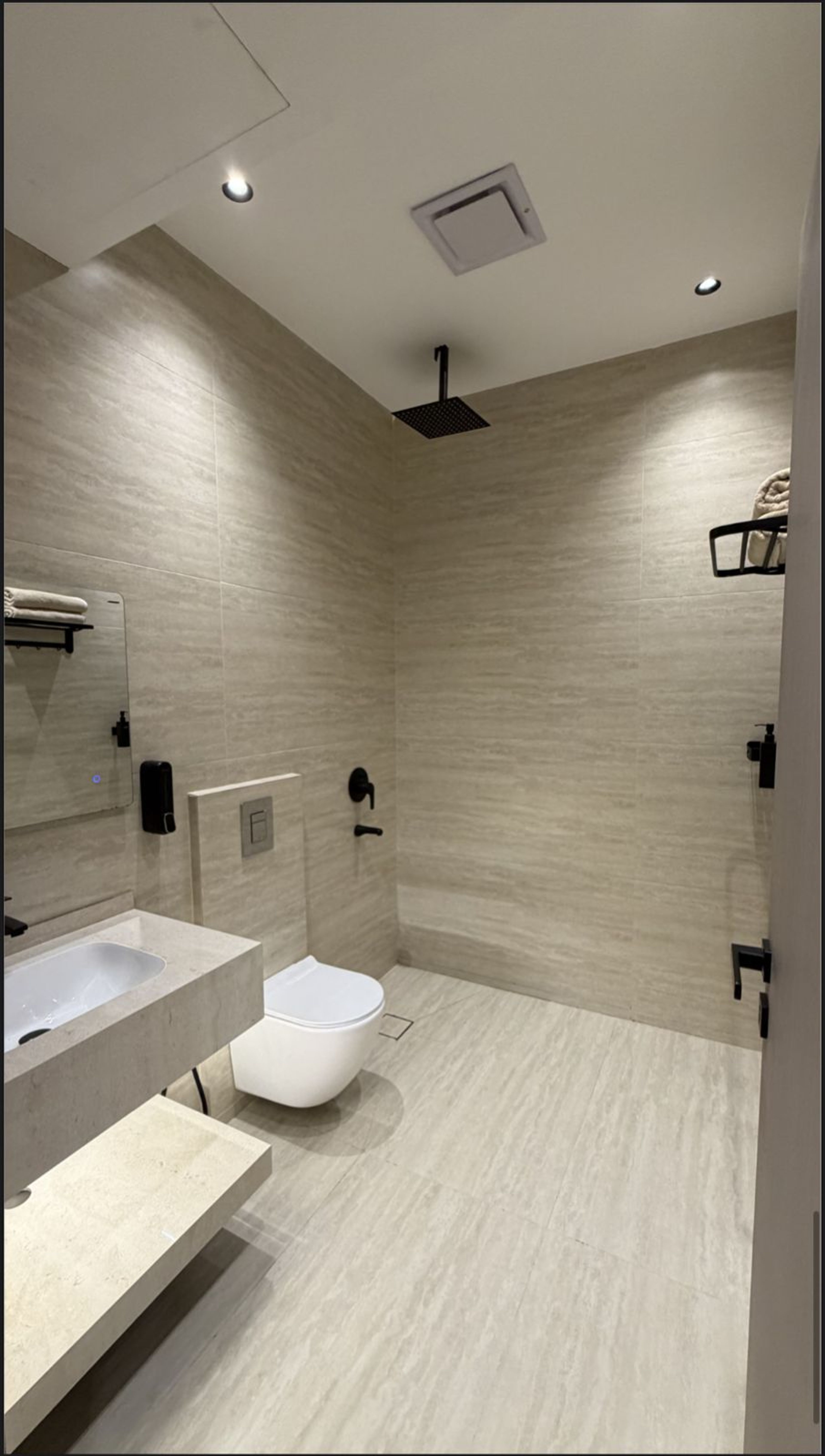https://img.gathern.co/1400x0/1/IqarmocvKzP1wTauYjZGmcR-YeKOS486.jpeg