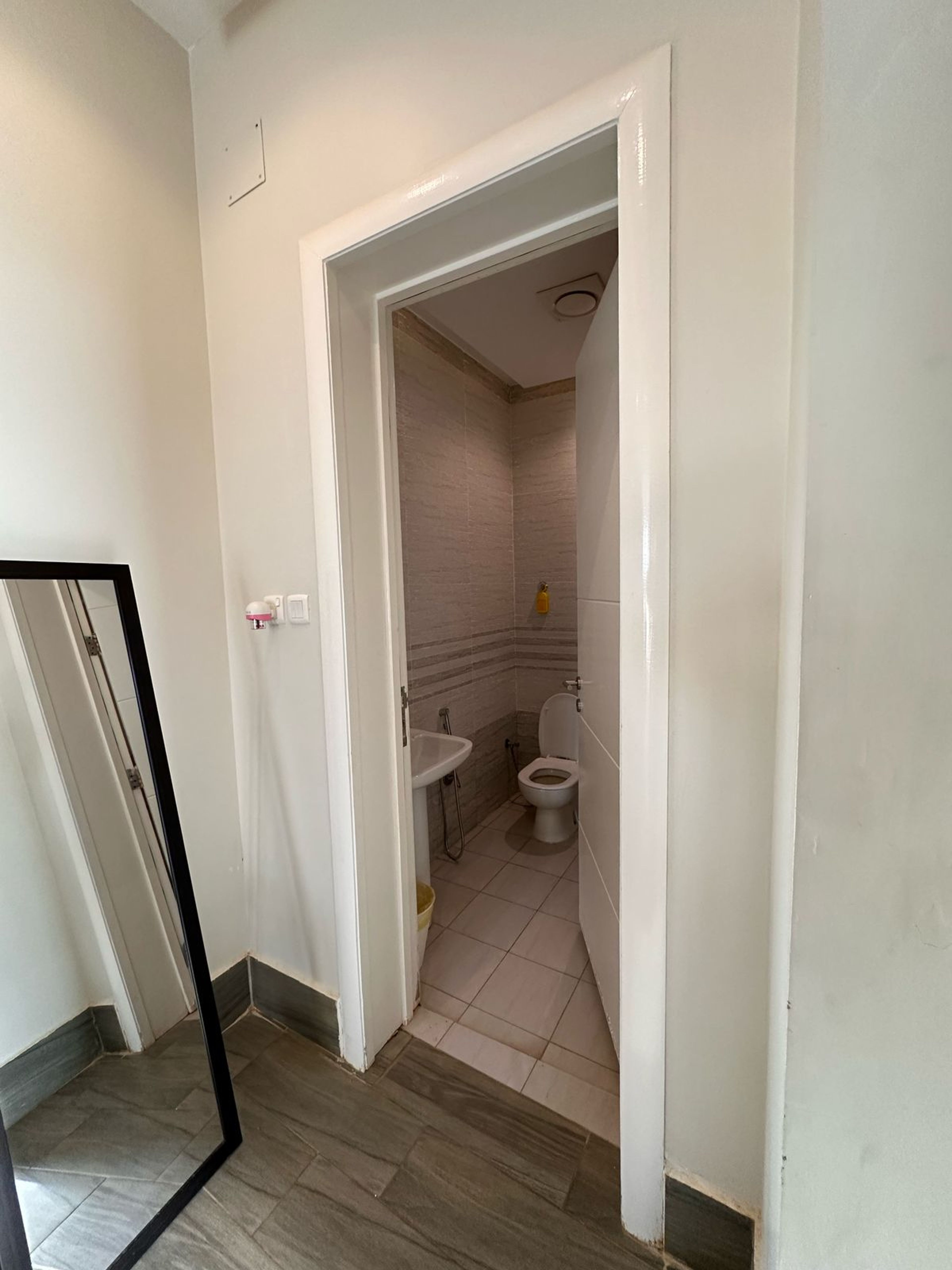 https://img.gathern.co/1400x0/1/IqkPQ5V-1LfXgFU-8QgGz3pfuNcXli-H.jpeg